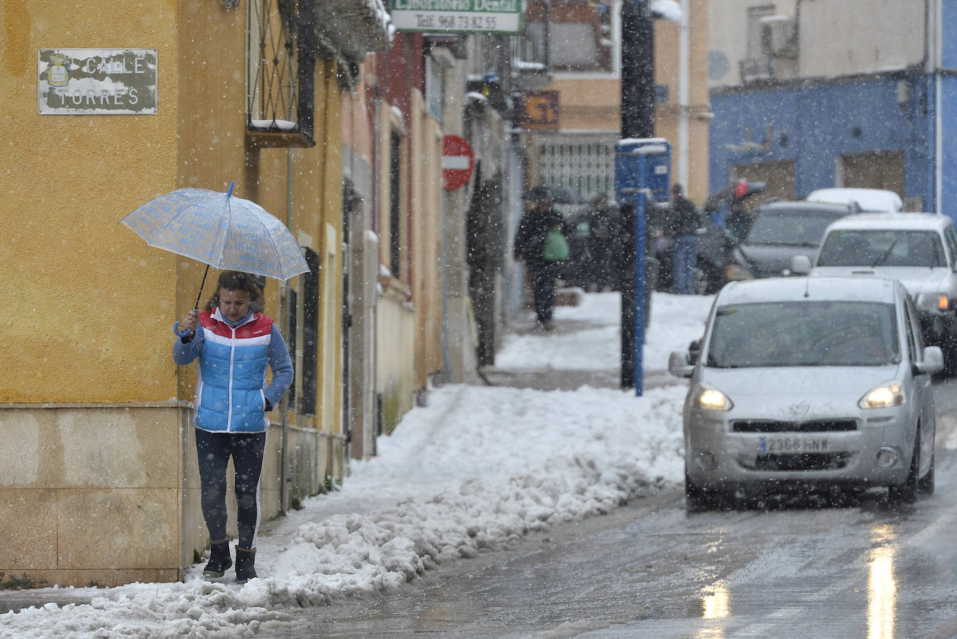 Junto a estos registros destacan los 20 centímetros de Bullas, a 600 metros; Caravaca-Los Rollos (15 centímetros), Benizar (10 cm), Totana-La Carrasca (10 cm) y Alhama-Sierra Espuña (2 cm)