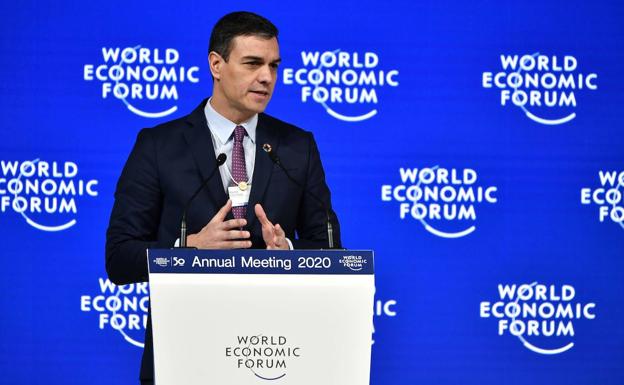 Pedro Sánchez cobrará 84.845 euros al año, un 2,25% más que en 2019