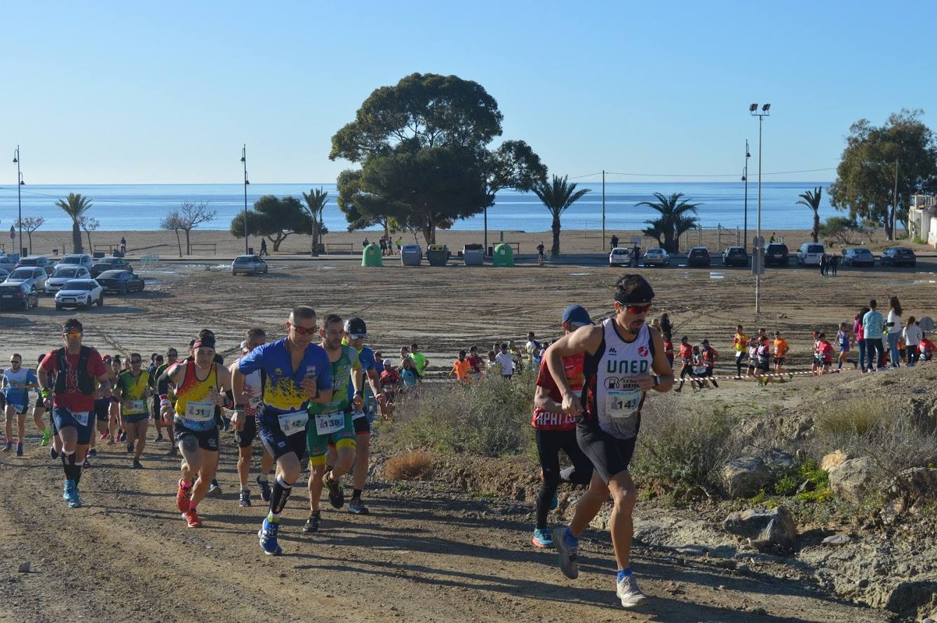 El atleta del C.D. Runtritón Cartagena completa los 21 kilómetros en un tiempo de 1:24:57, por los 1:44:17 para la corredora del Mobel Automenor Running Team