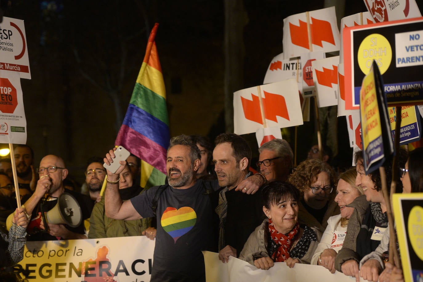 Fotos: Manifestación frente a San Esteban contra el &#039;pin parental&#039;