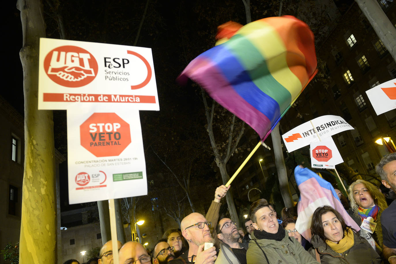 Fotos: Manifestación frente a San Esteban contra el &#039;pin parental&#039;