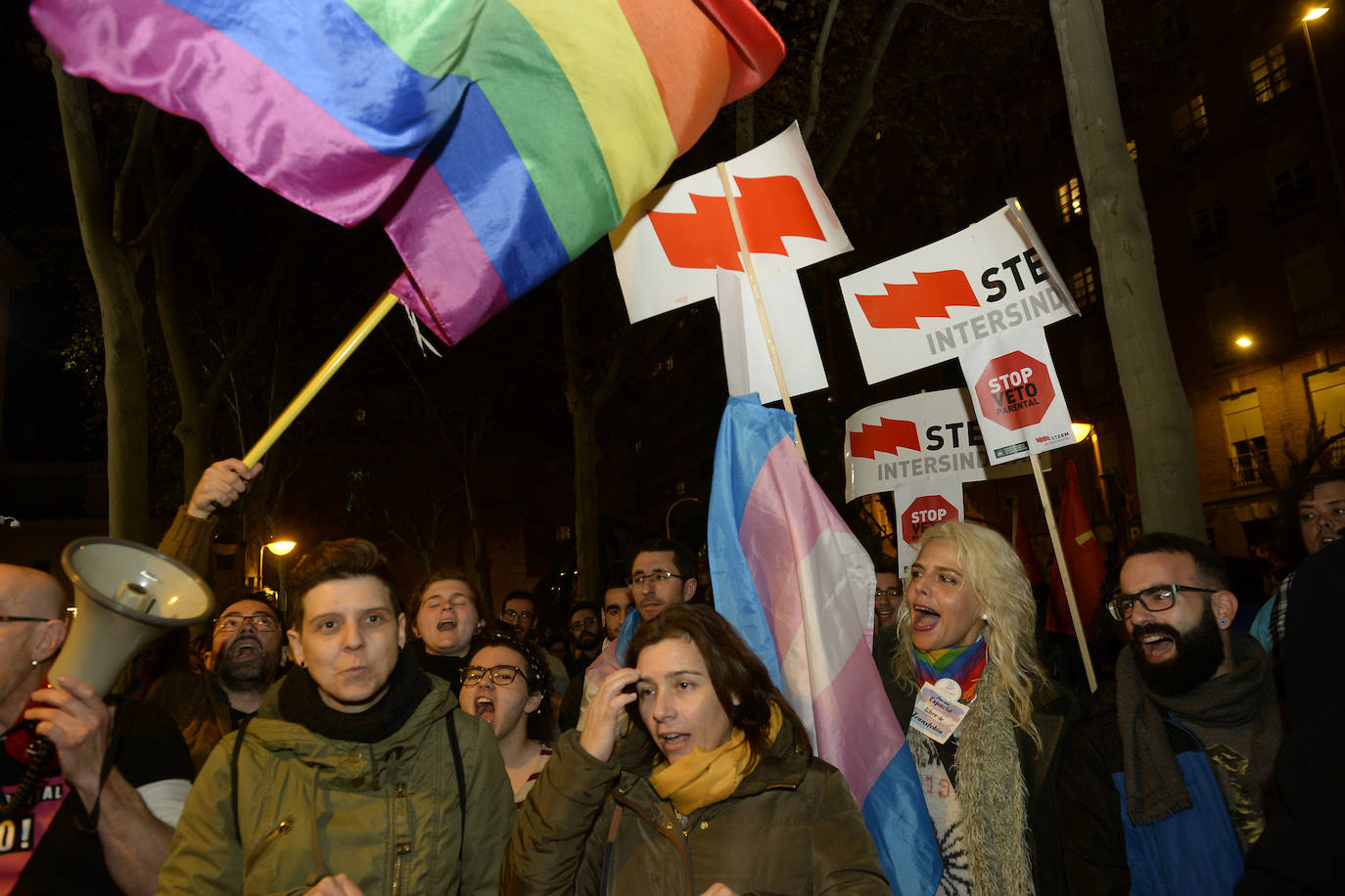 Fotos: Manifestación frente a San Esteban contra el &#039;pin parental&#039;