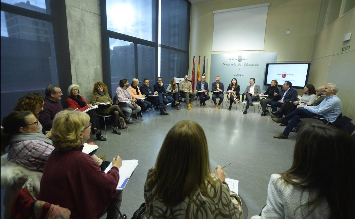 Reunión de la consejera Esperanza Moreno con la Comisión Regional de Directores de Educación Infantil y Primaria, este miércoles.