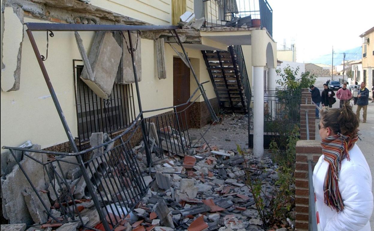 Una vivienda de La Paca tras el terremoto de 2005. 
