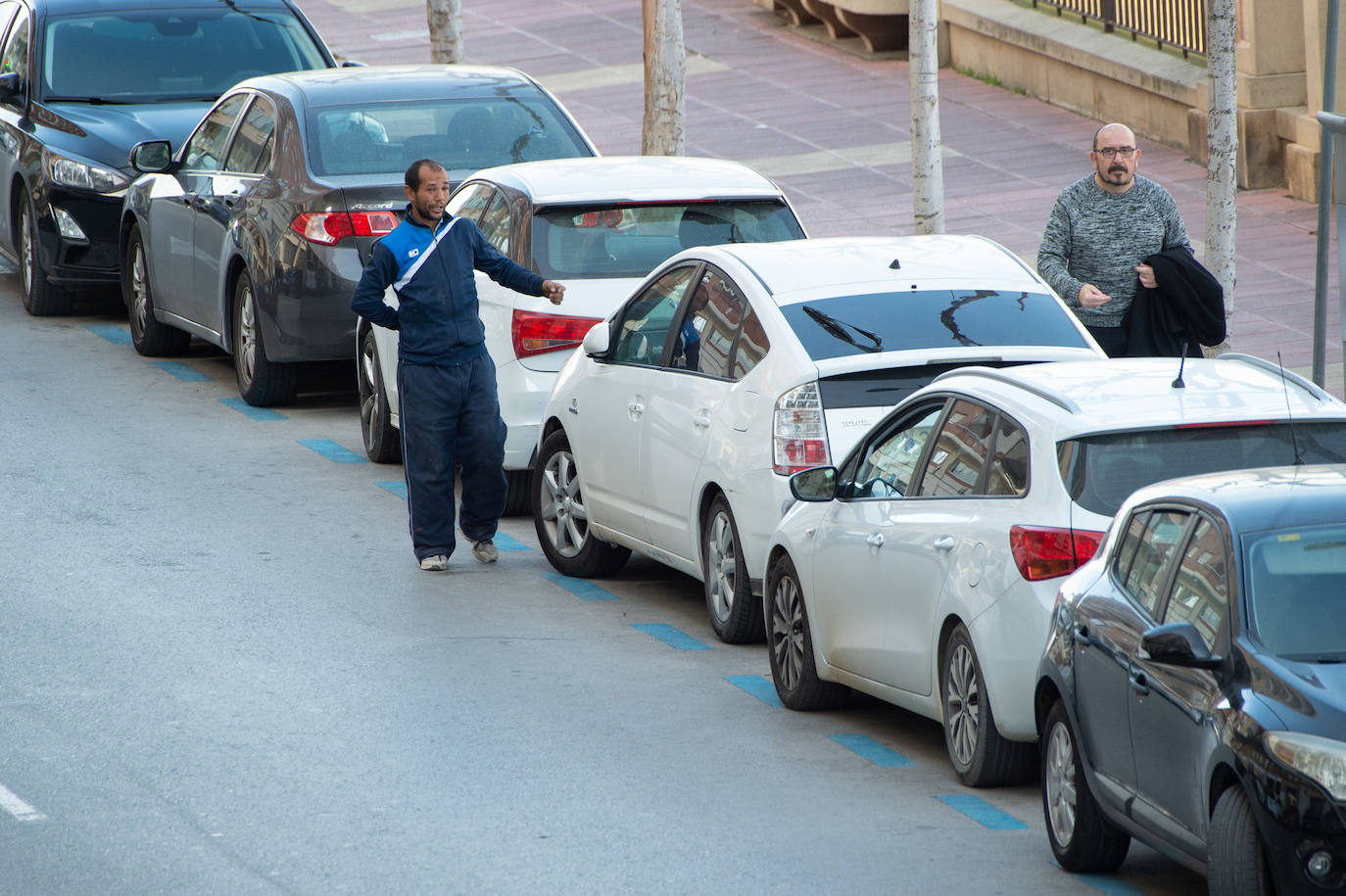 Fotos: Coches camuflados y agentes de paisano controlarán y sancionarán a los gorrillas en Murcia