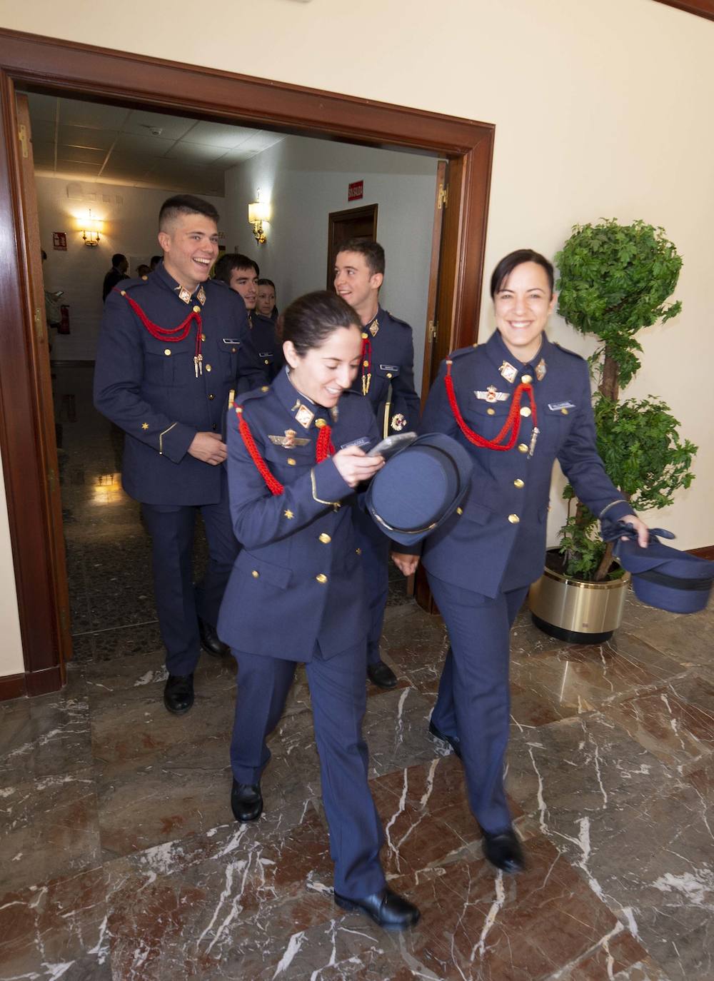 Fotos: Margarita Robles confirma el contrato de compra de los 24 aviones Pilatus de entrenamiento para la AGA