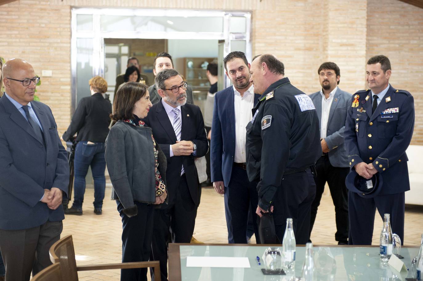 Fotos: Margarita Robles confirma el contrato de compra de los 24 aviones Pilatus de entrenamiento para la AGA