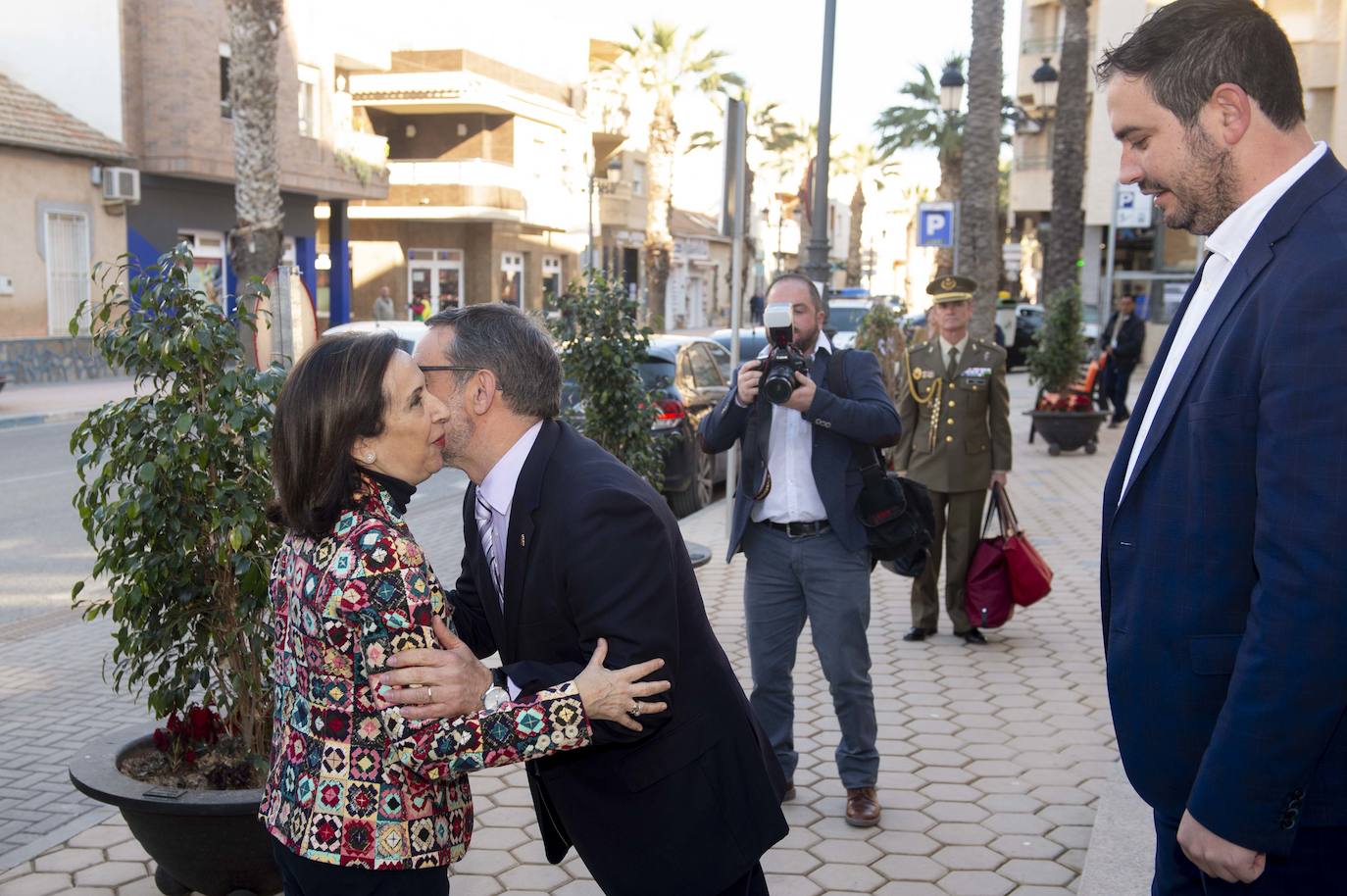 Fotos: Margarita Robles confirma el contrato de compra de los 24 aviones Pilatus de entrenamiento para la AGA