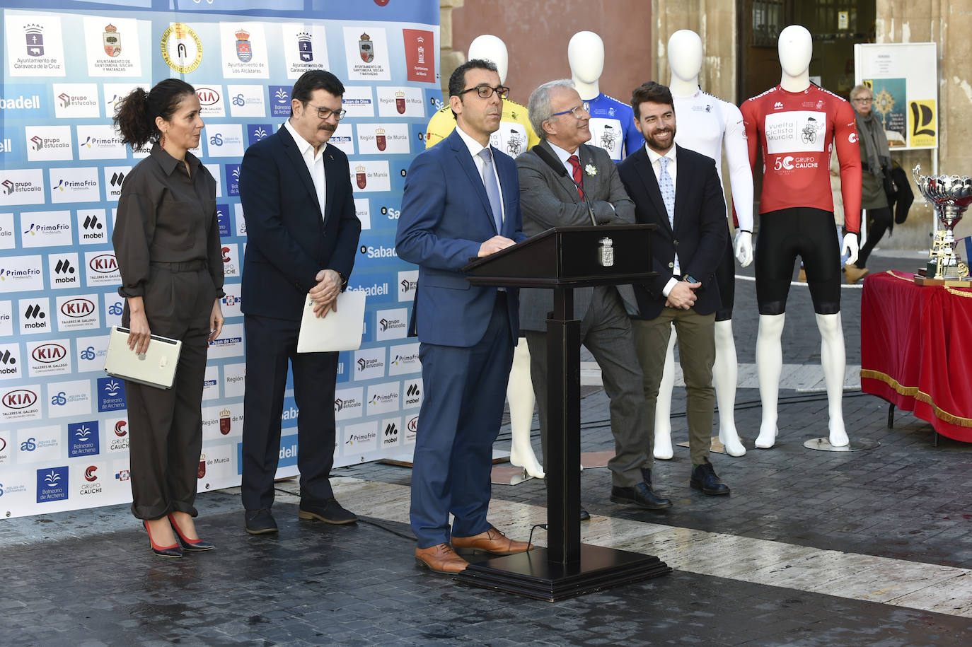 Fotos: Los Alcázares, la Basílica de la Vera Cruz y Santomera se estrenan en la Vuelta Ciclista a la Región