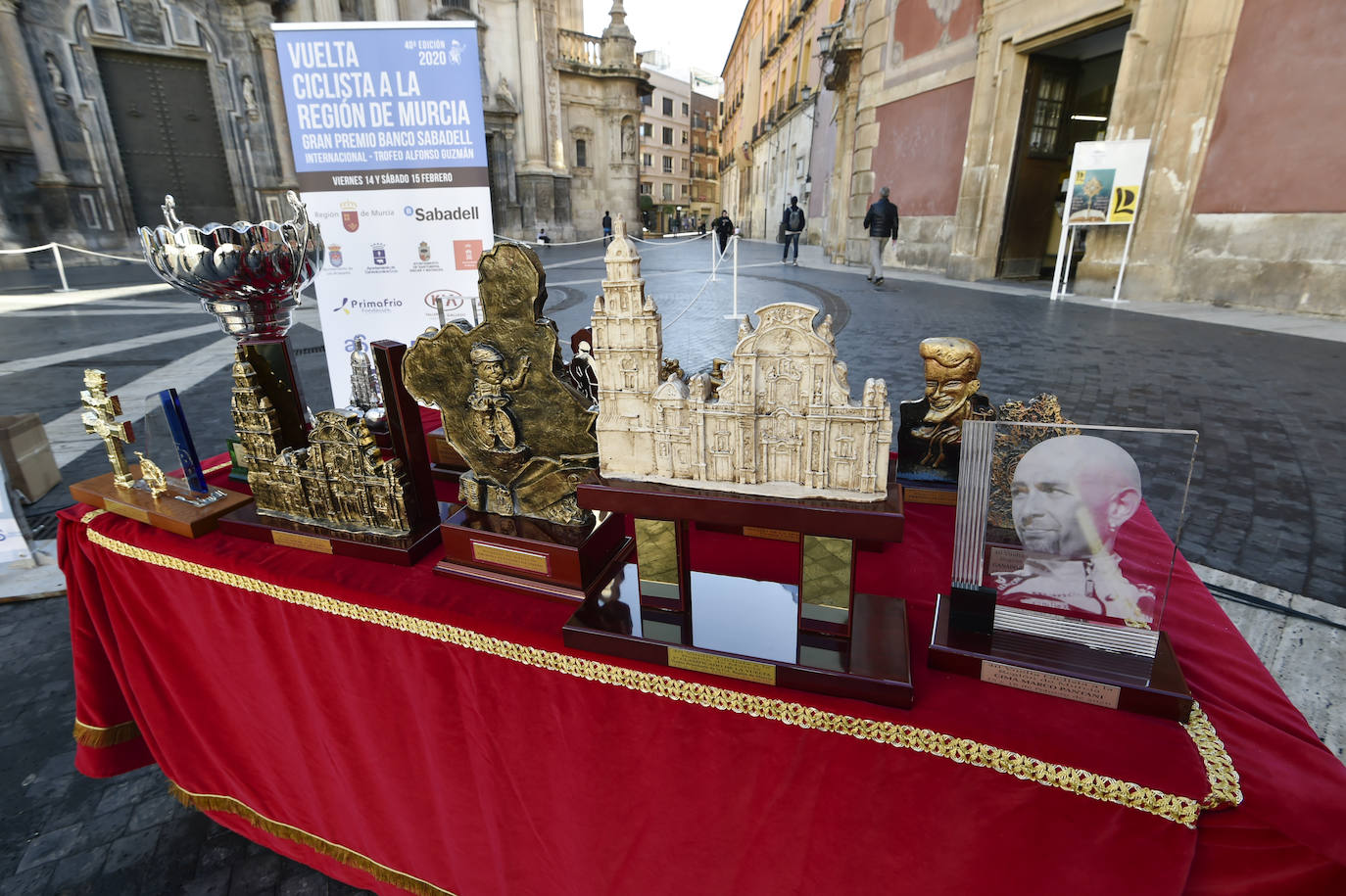 Fotos: Los Alcázares, la Basílica de la Vera Cruz y Santomera se estrenan en la Vuelta Ciclista a la Región