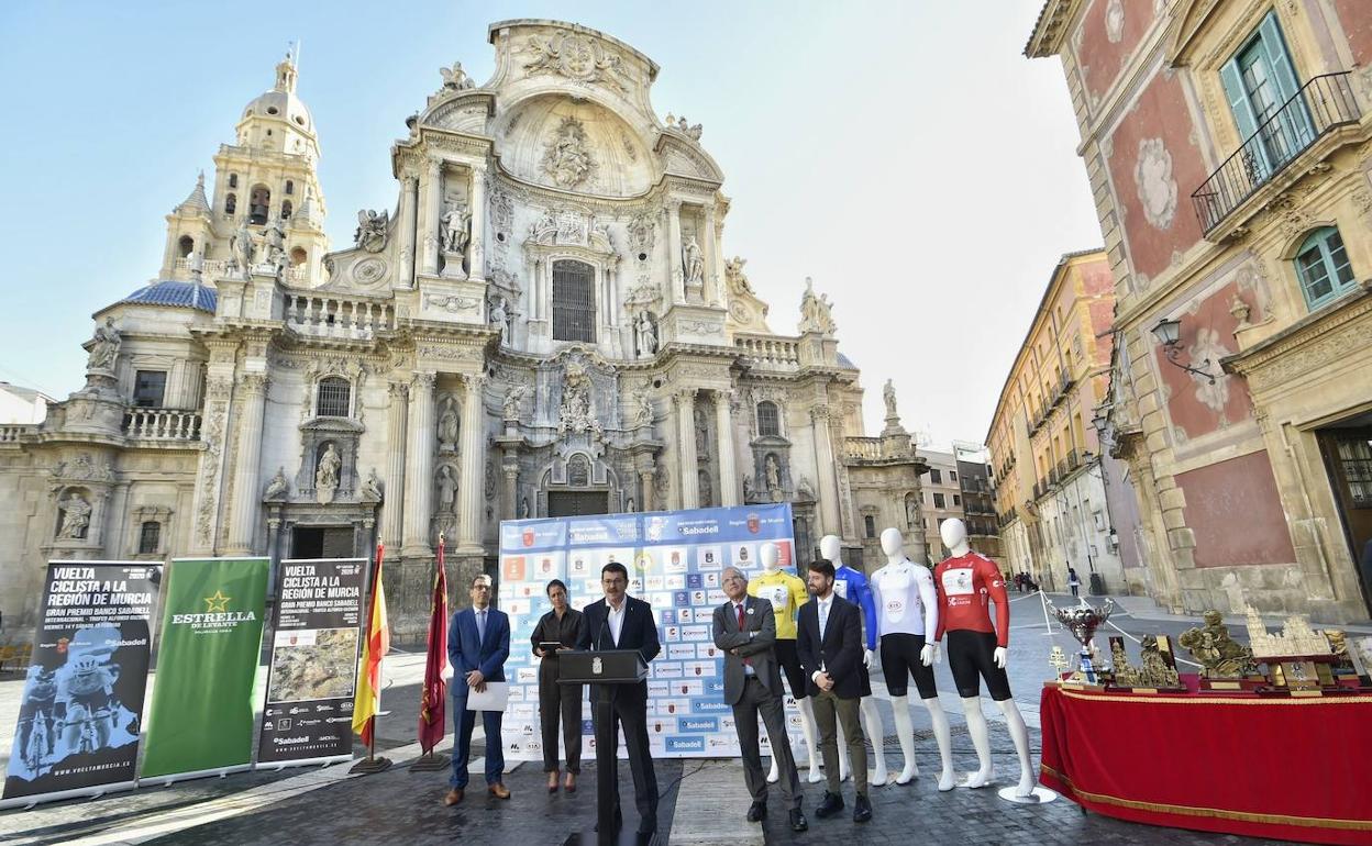 Presentación de la 40 edición de la Vuelta Ciclista a la Región, este martes.