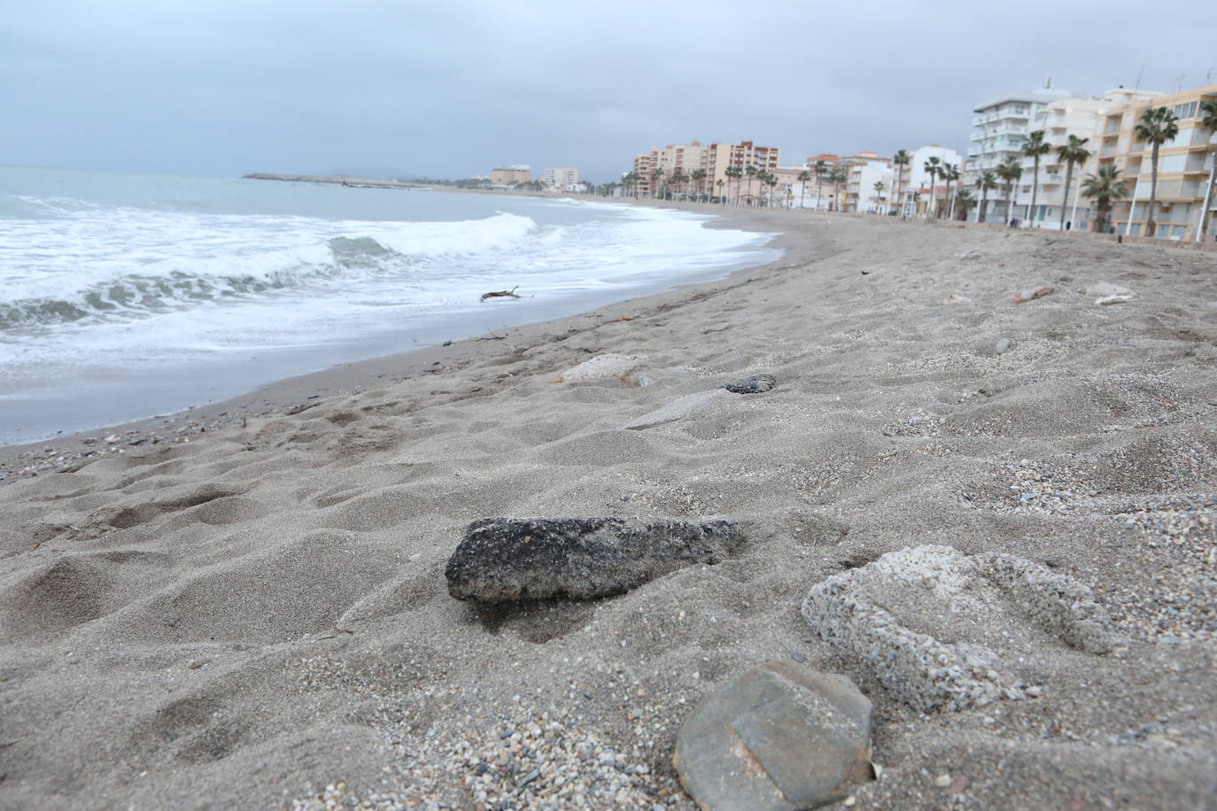 Fotos: Operación &#039;draga y pintura&#039; en las playas de la Región