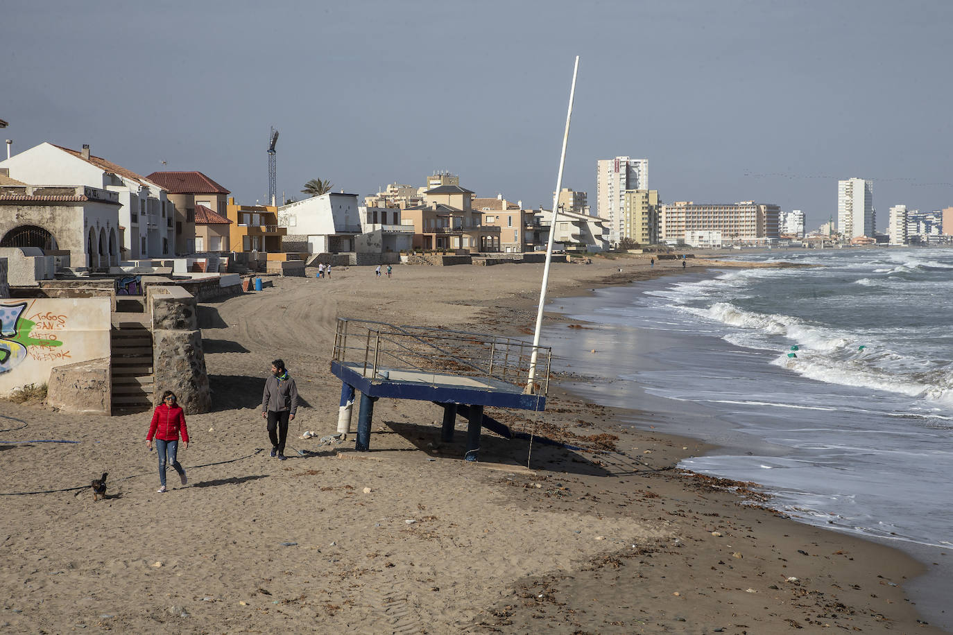 Fotos: Operación &#039;draga y pintura&#039; en las playas de la Región