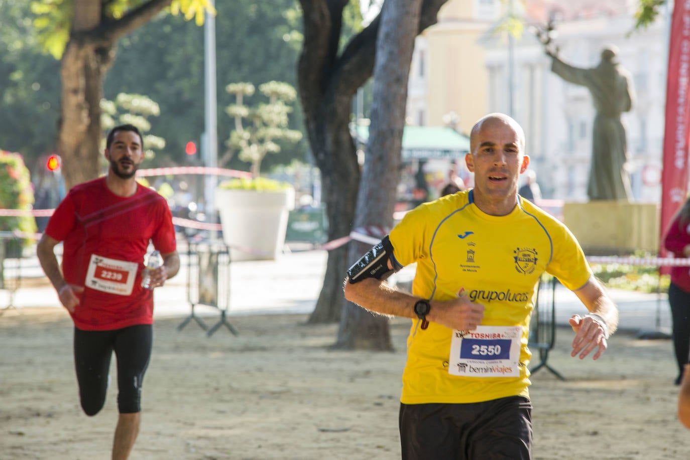 El atleta del Grupo Alcaraz se lleva la V Carrera CEI & Save the Children con un tiempo de 31:33 minutos, por los 38:57 para la atleta del Inassa Premium en los 10 kilómetros