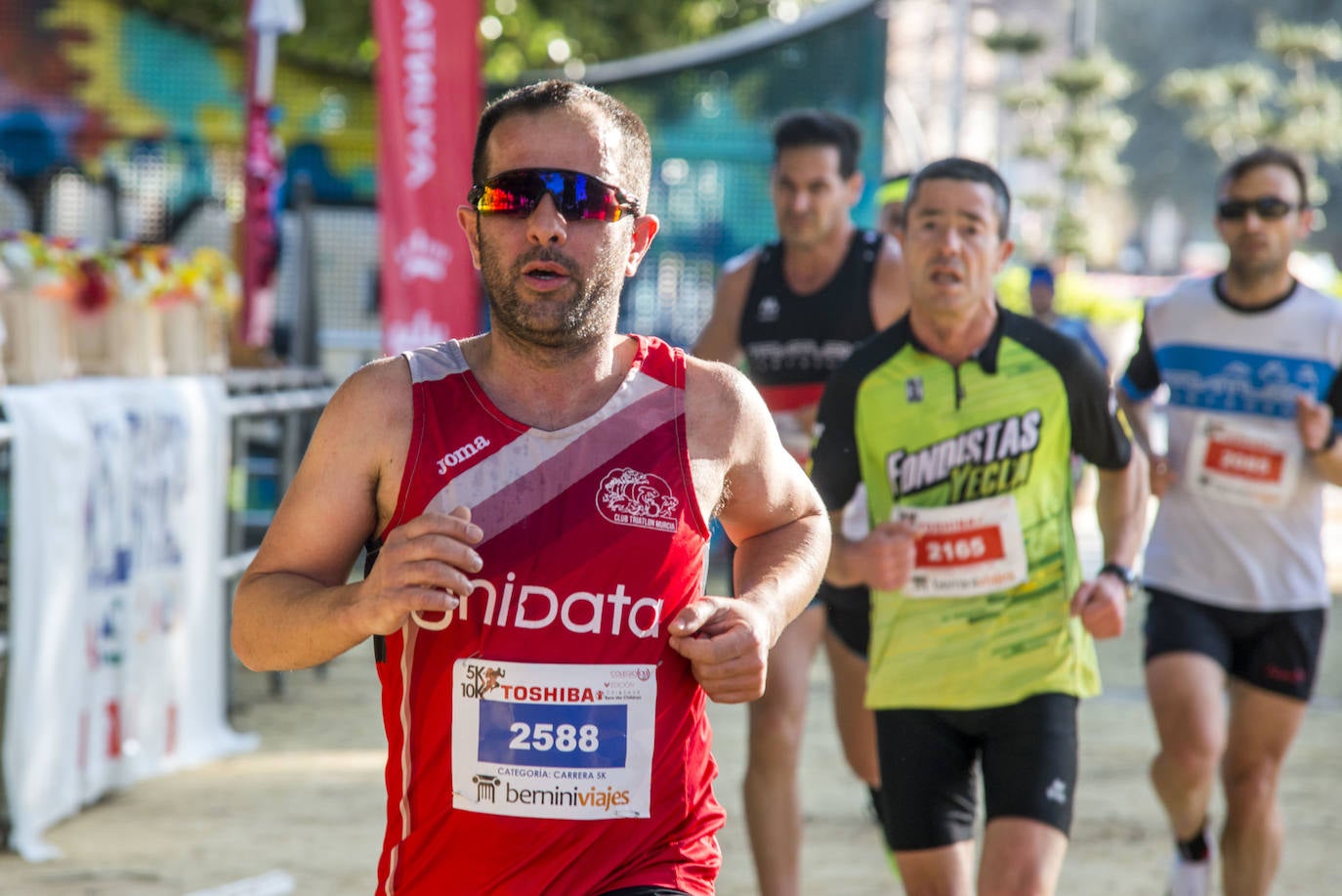 El atleta del Grupo Alcaraz se lleva la V Carrera CEI & Save the Children con un tiempo de 31:33 minutos, por los 38:57 para la atleta del Inassa Premium en los 10 kilómetros