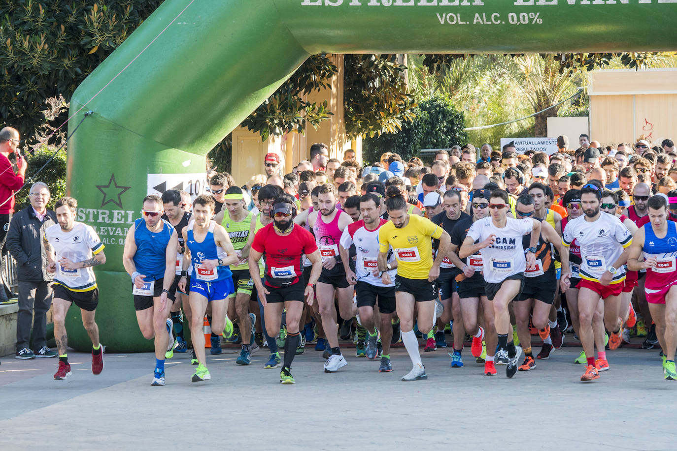 El atleta del Grupo Alcaraz se lleva la V Carrera CEI & Save the Children con un tiempo de 31:33 minutos, por los 38:57 para la atleta del Inassa Premium en los 10 kilómetros