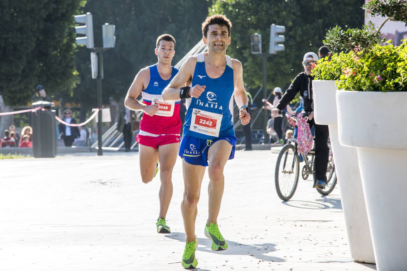 El atleta del Grupo Alcaraz se lleva la V Carrera CEI & Save the Children con un tiempo de 31:33 minutos, por los 38:57 para la atleta del Inassa Premium en los 10 kilómetros