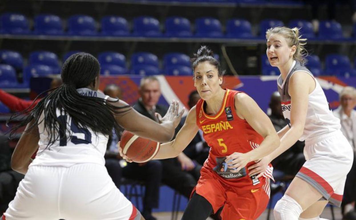 Cristina Ouvina durante el partido ante las inglesas.