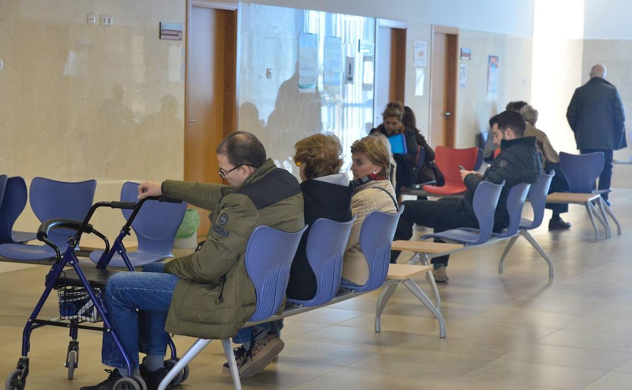 Sala de espera de un centro de salud de Murcia.