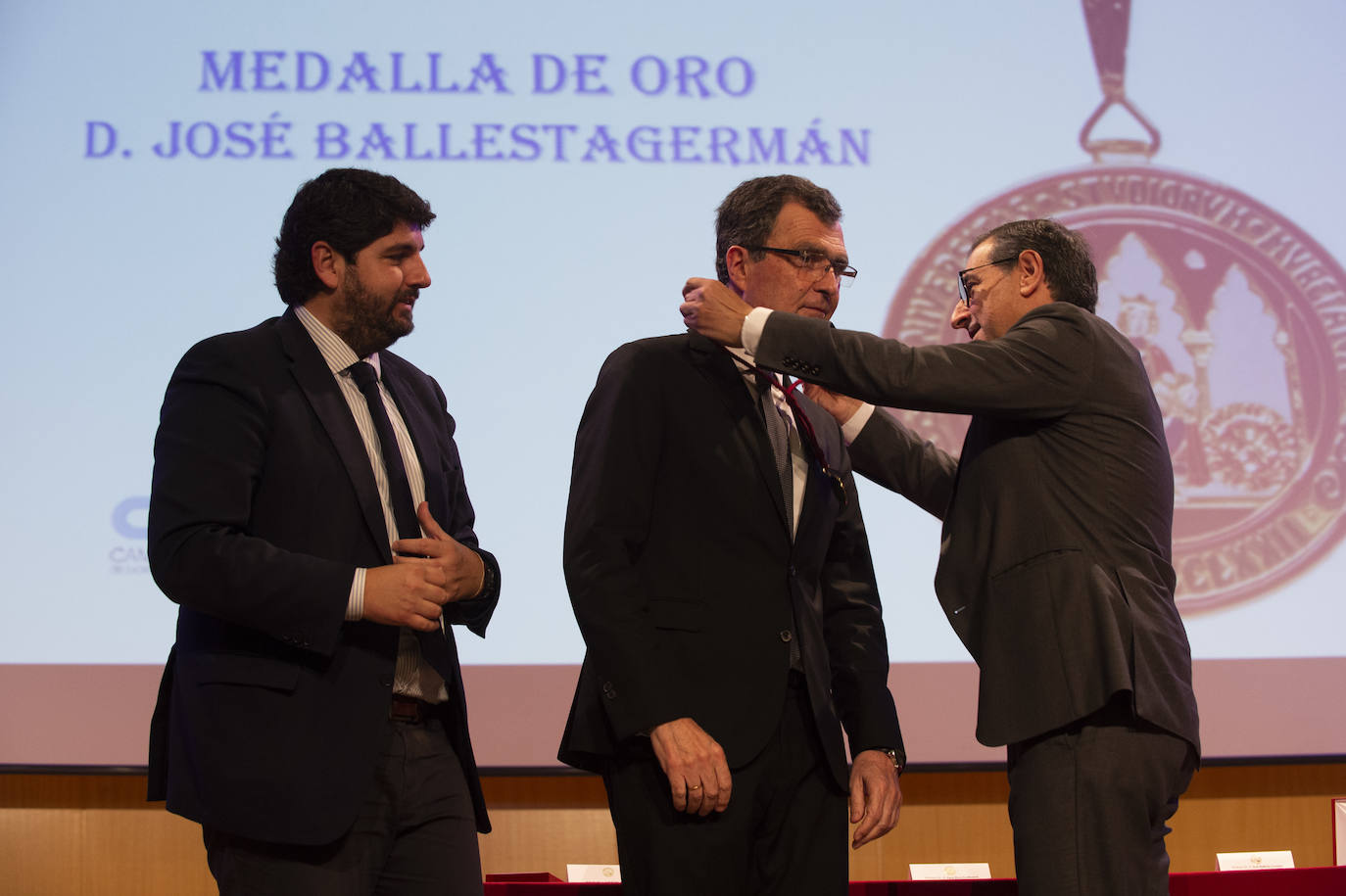 Fotos: La UMU entrega sus Medallas de Oro a los exrectores Lozano Teruel, Roca, Monreal, Ballesta y Cobacho