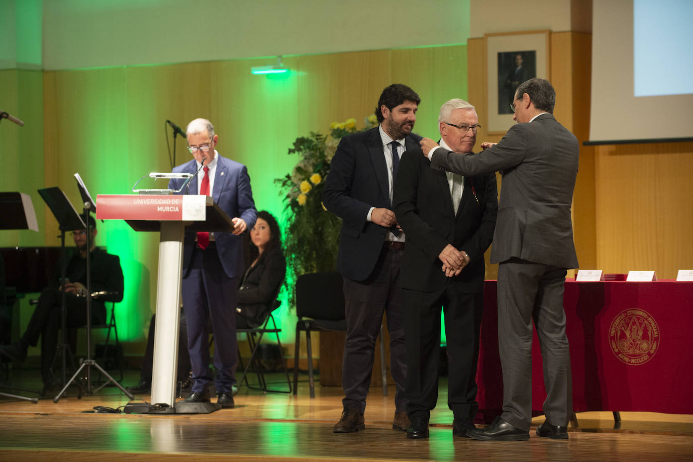 Fotos: La UMU entrega sus Medallas de Oro a los exrectores Lozano Teruel, Roca, Monreal, Ballesta y Cobacho