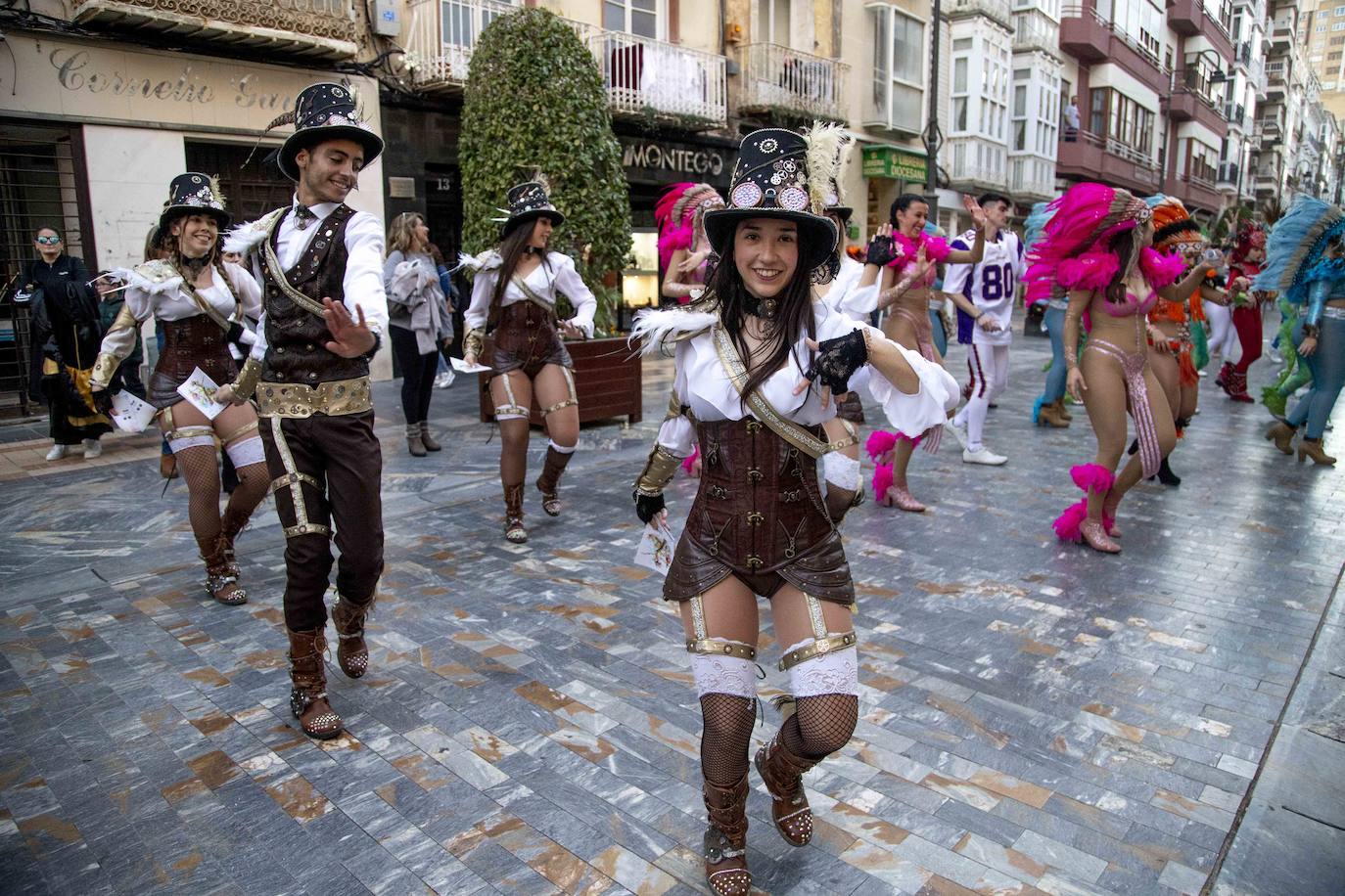 Fotos: La samba marca el inicio del Carnaval en Cartagena