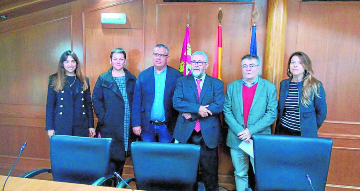 Promotores del convenio, durante su presentación. 
