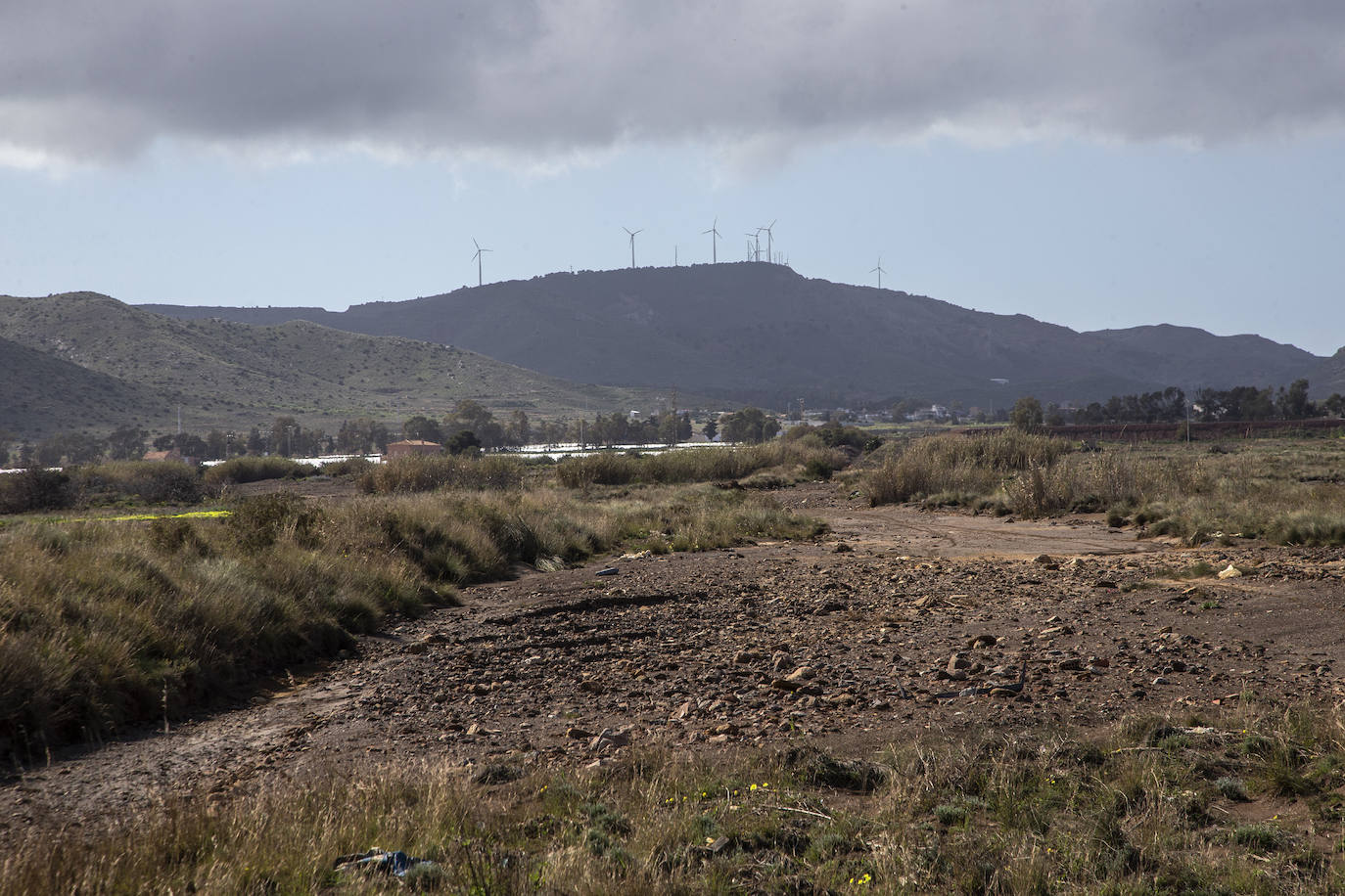Fotos: Tres ramblas arrastran al Mar Menor residuos mineros con altos niveles de 5 metales pesados