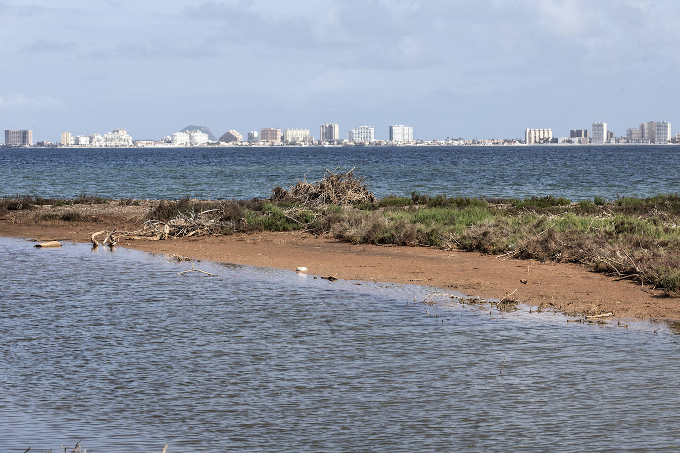 Fotos: Tres ramblas arrastran al Mar Menor residuos mineros con altos niveles de 5 metales pesados