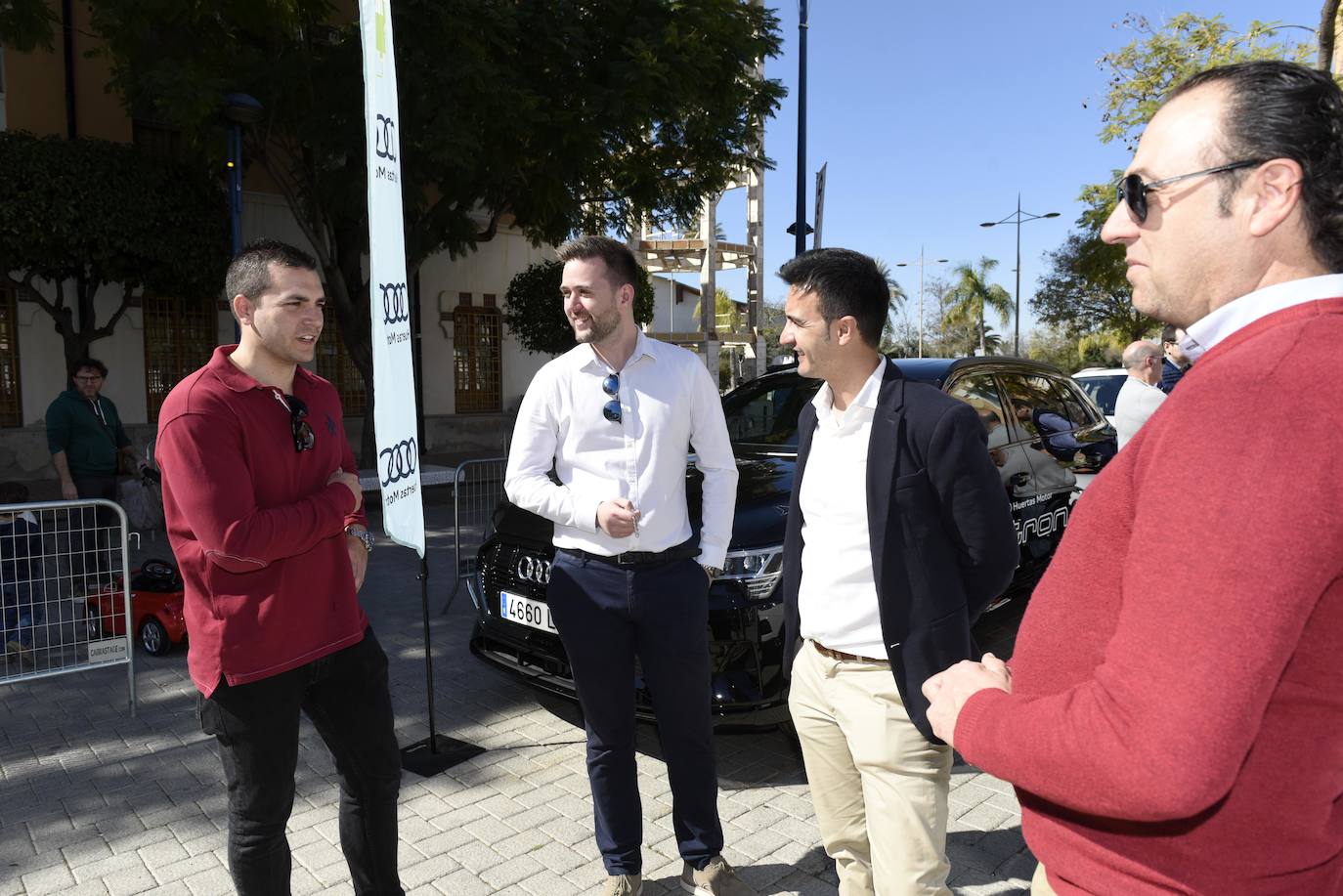 La jornada, que se celebra hoy en el Cuartel de Artillería desde las 11 a las 21 horas, dará a conocer los beneficios de los vehículos ECO para las personas y el medio ambiente.