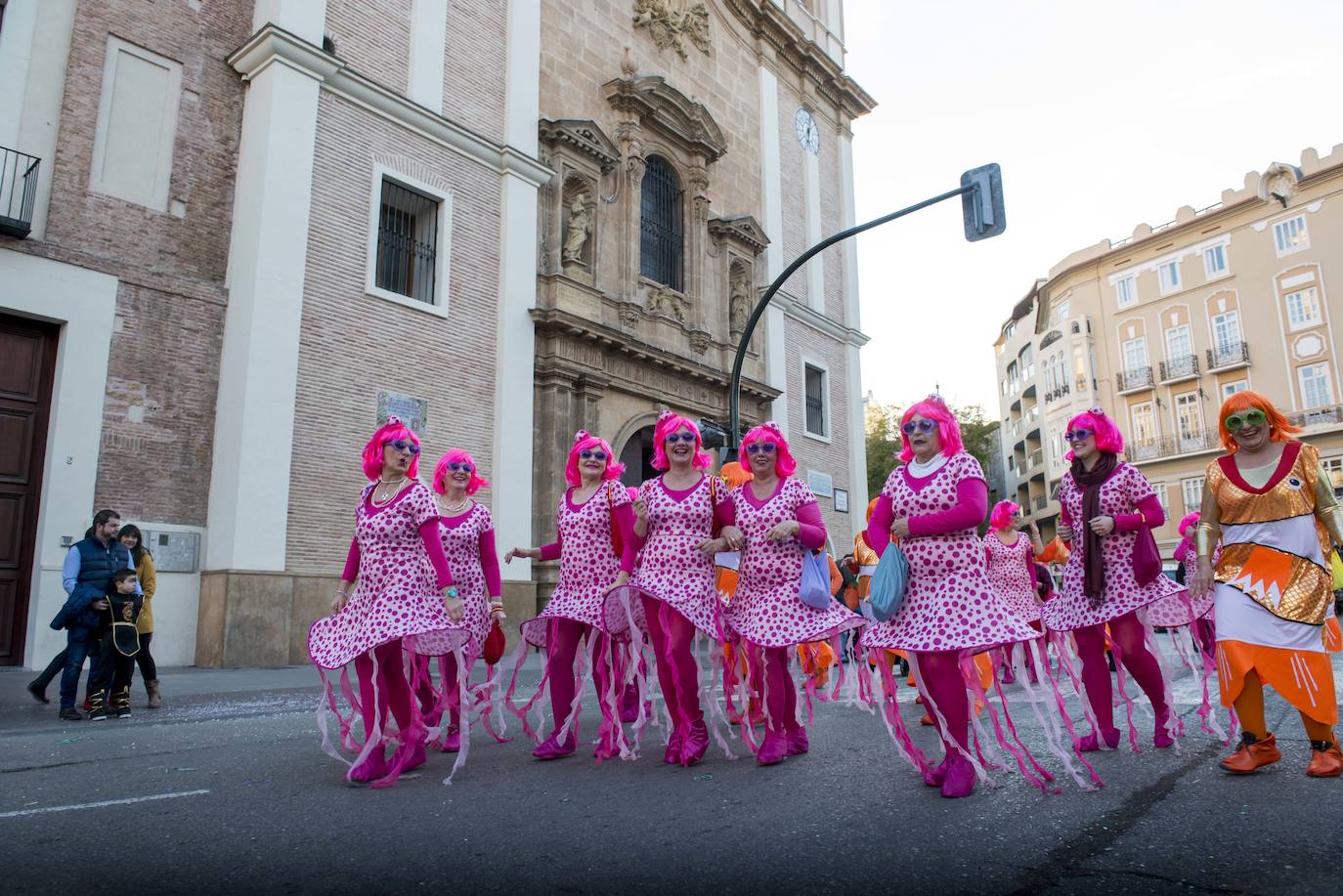 Fotos: El Carmen se disfraza contra el cambio climático