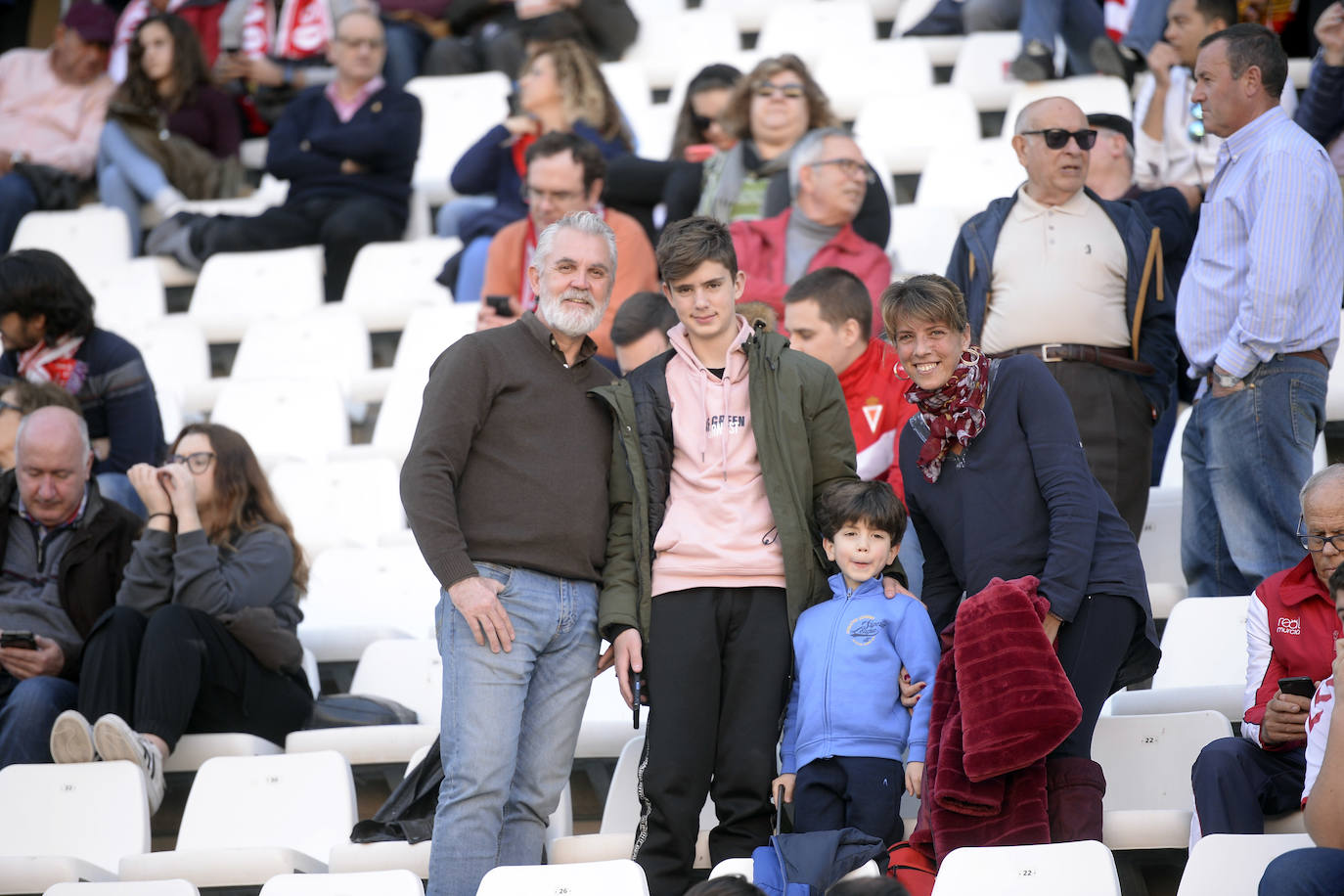 Fotos: Miles de aficionados aúpan el derbi murciano