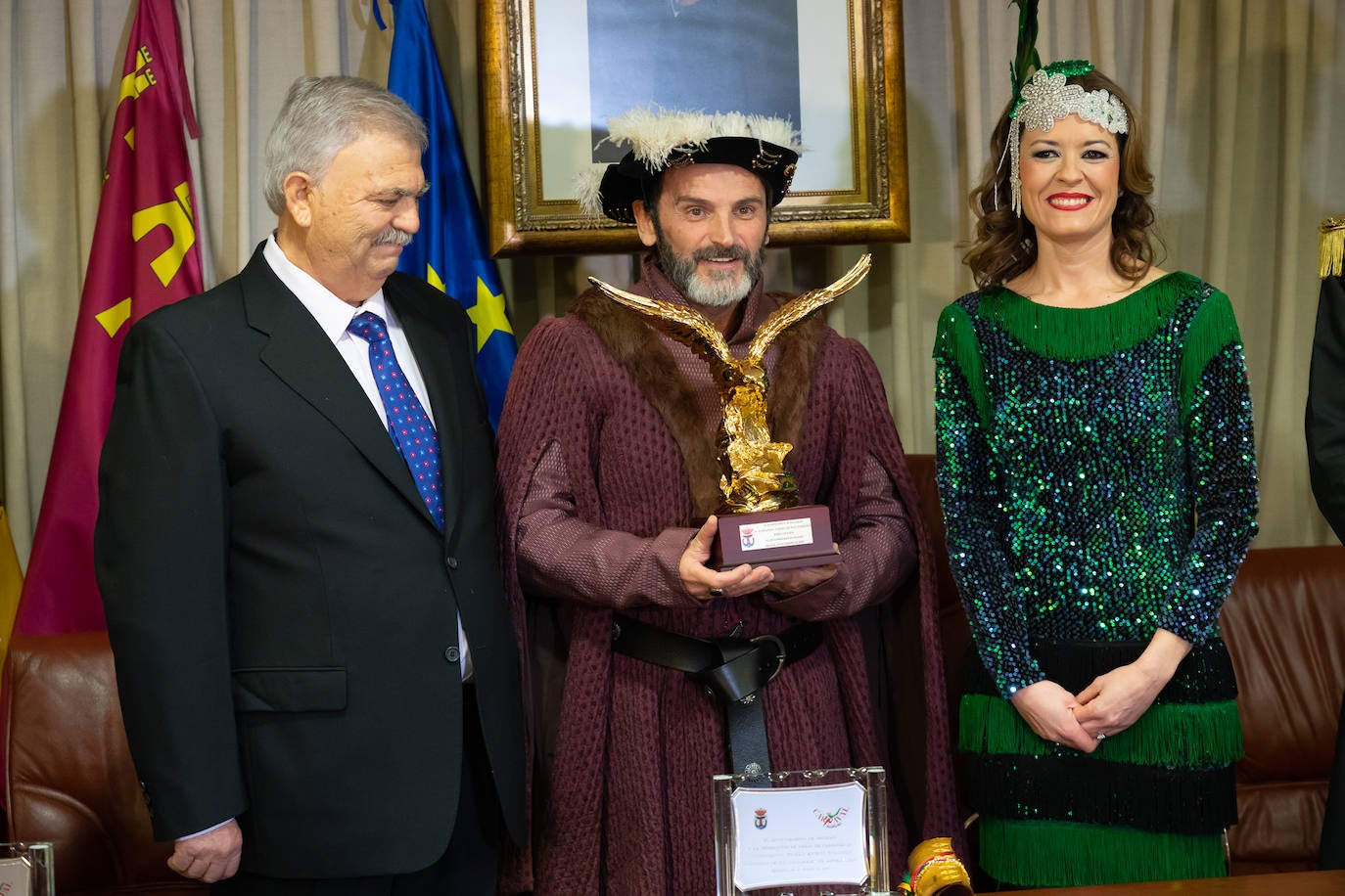El actor Fernando Tejero se viste de juglar y relata en su pregón cómo habría sido su vida en Águilas: «Me perdí de chaval tener mis días de fútbol en El Rubial».