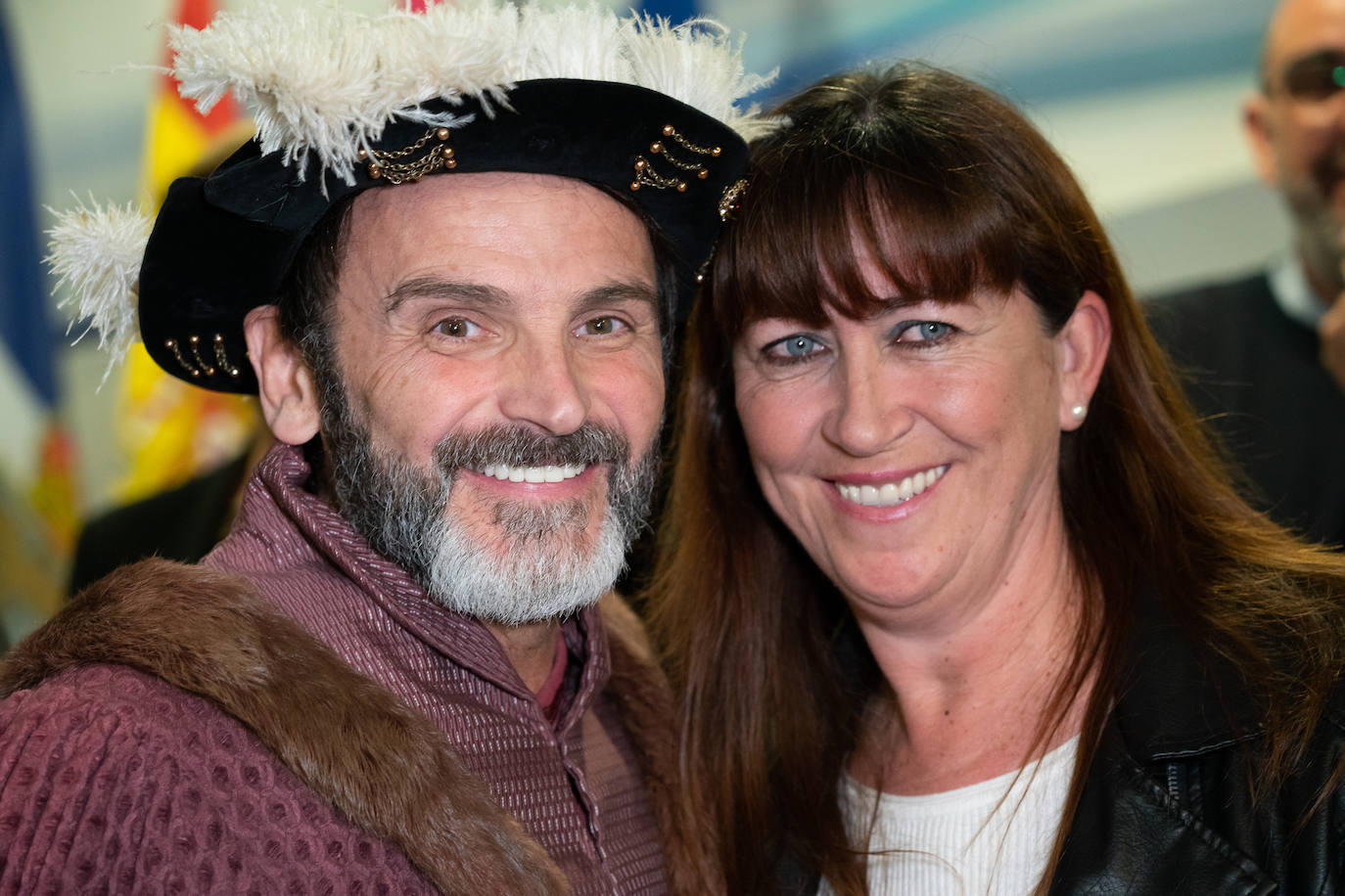 El actor Fernando Tejero se viste de juglar y relata en su pregón cómo habría sido su vida en Águilas: «Me perdí de chaval tener mis días de fútbol en El Rubial».