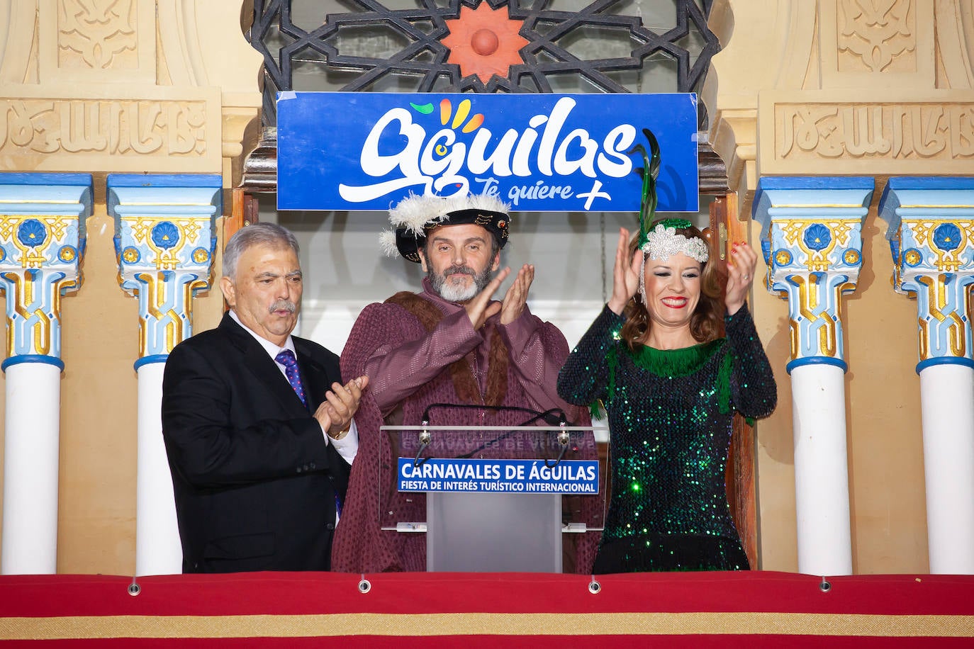 El actor Fernando Tejero se viste de juglar y relata en su pregón cómo habría sido su vida en Águilas: «Me perdí de chaval tener mis días de fútbol en El Rubial».