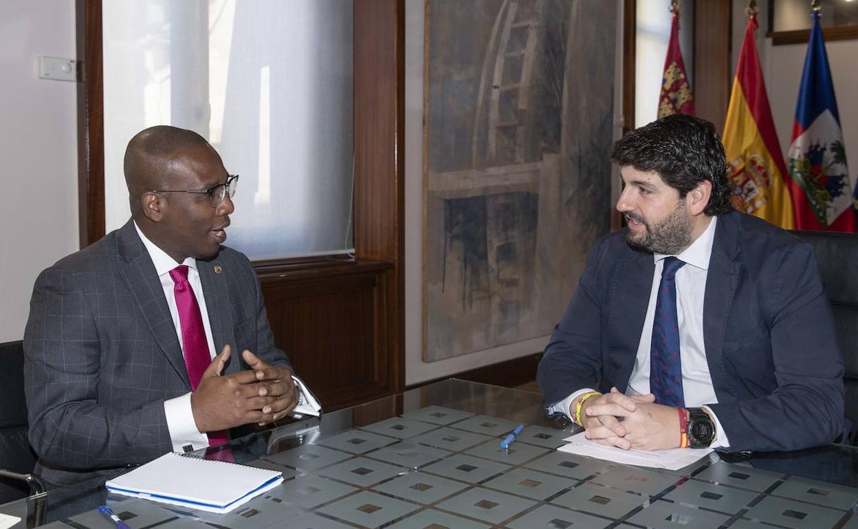 El presidente de la Comunidad, reunido con el embajador de Haití en España.