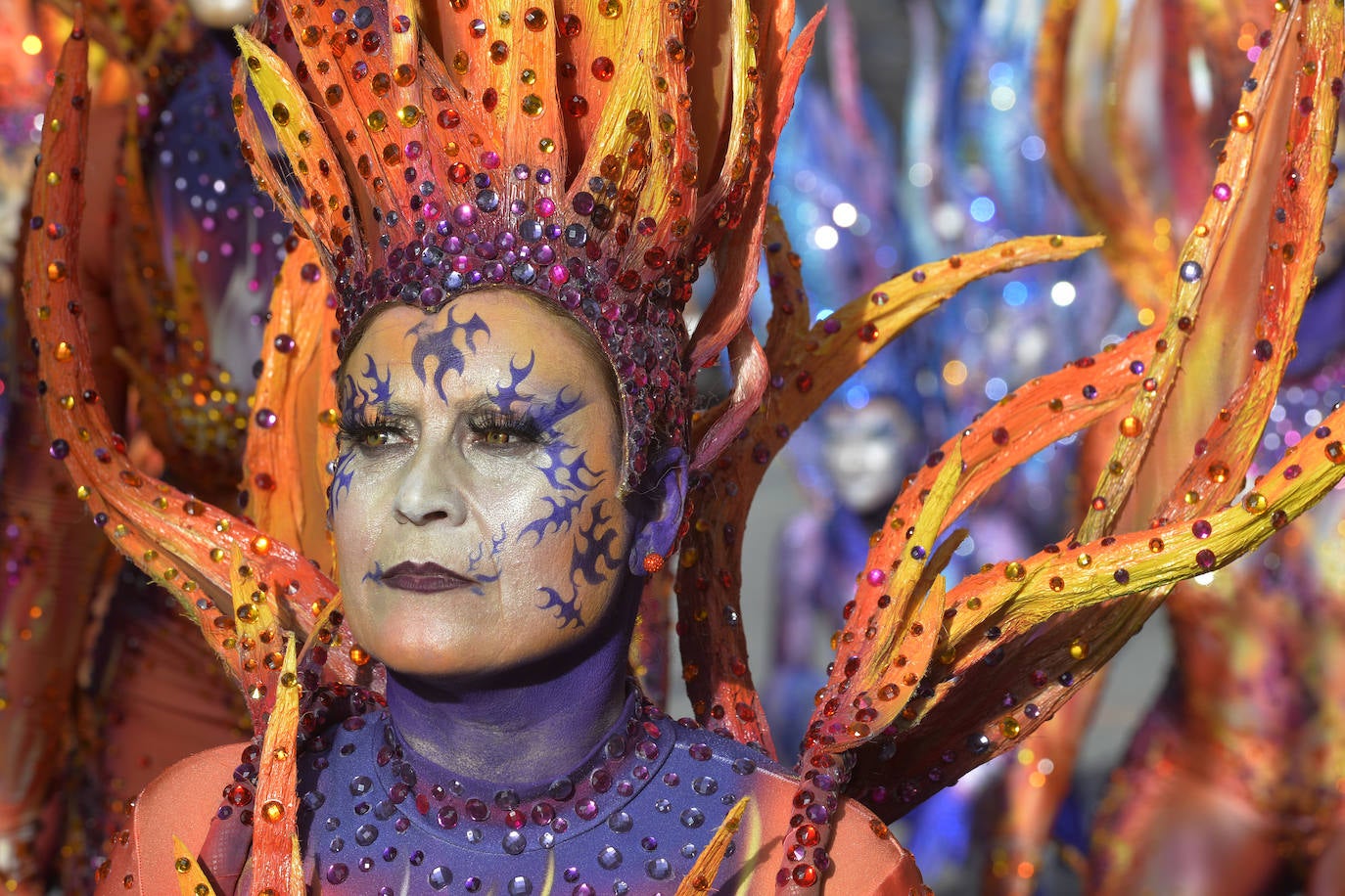 Fotos: Plumas, lentejuelas y sátira en el desfile más importante del Carnaval de Cabezo de Torres