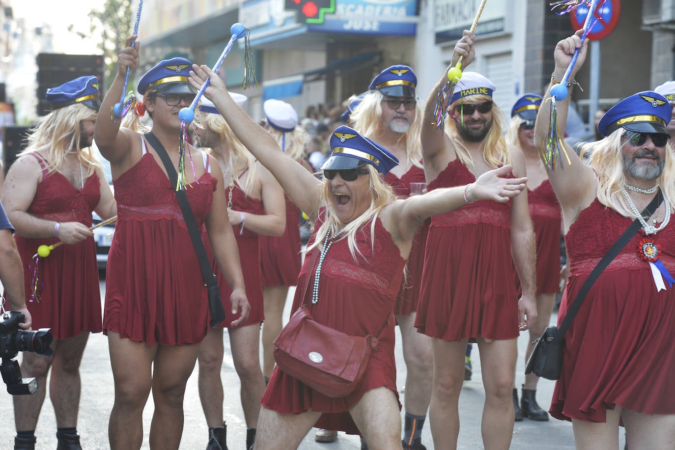 Fotos: Plumas, lentejuelas y sátira en el desfile más importante del Carnaval de Cabezo de Torres