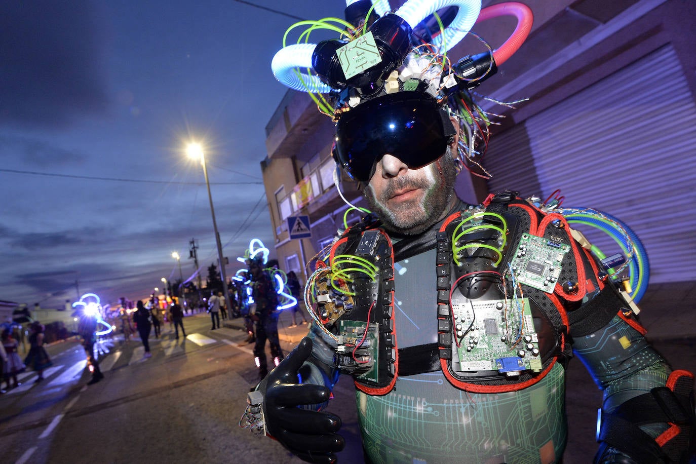Fotos: Plumas, lentejuelas y sátira en el desfile más importante del Carnaval de Cabezo de Torres