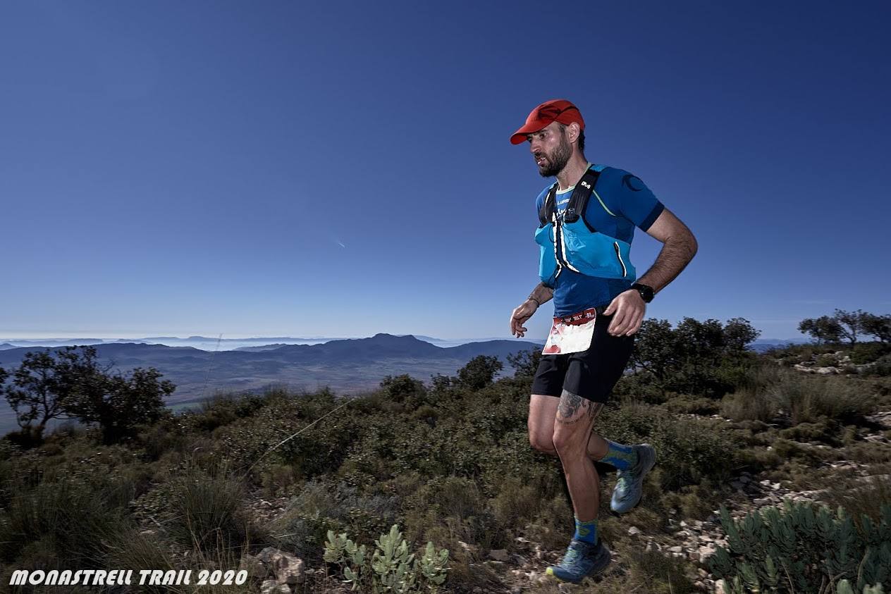 El atleta del Bicihuerta completa los 61 kilómetros con un tiempo de 6:46:30, por los 9:11:36 para la corredora del Kampamento Base