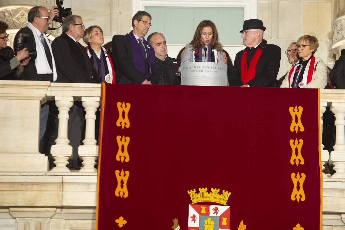 Fotos: Un centenar de funcionarios de Cartagena boicotean el acto de La Llamada