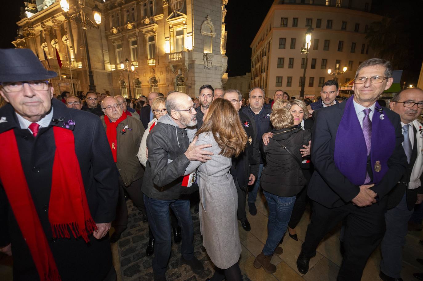 Fotos: Un centenar de funcionarios de Cartagena boicotean el acto de La Llamada