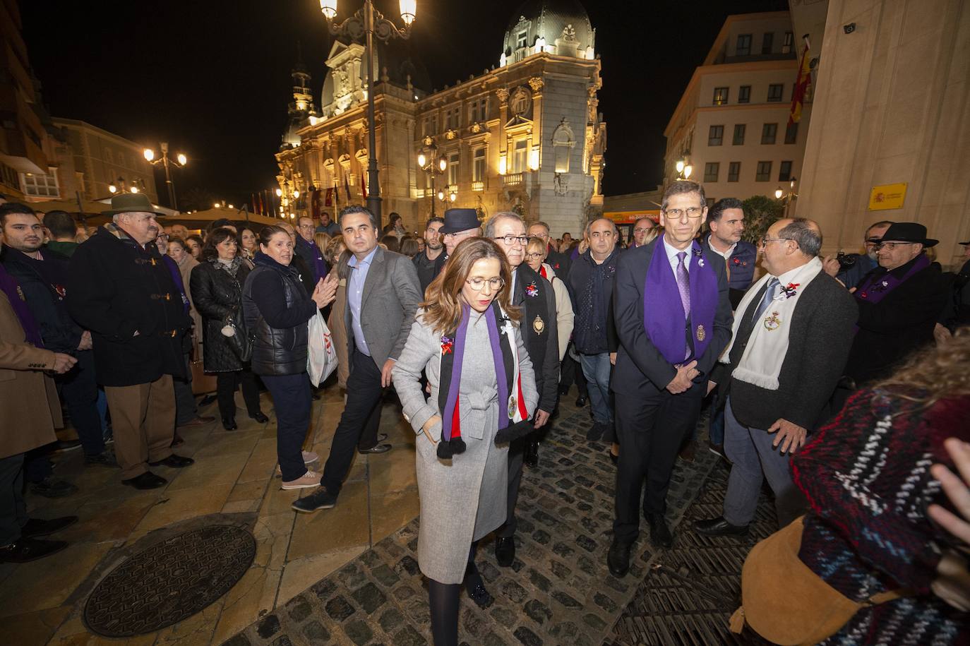 Fotos: Un centenar de funcionarios de Cartagena boicotean el acto de La Llamada