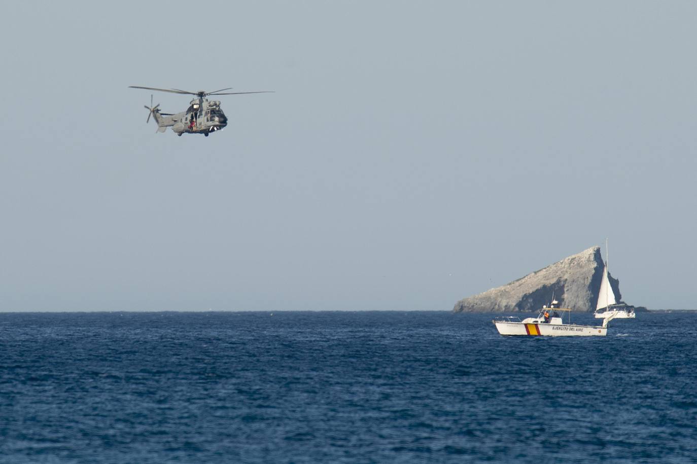 Fotos: Nuevo accidente de un piloto de la AGA en la costa de la Región de Murcia