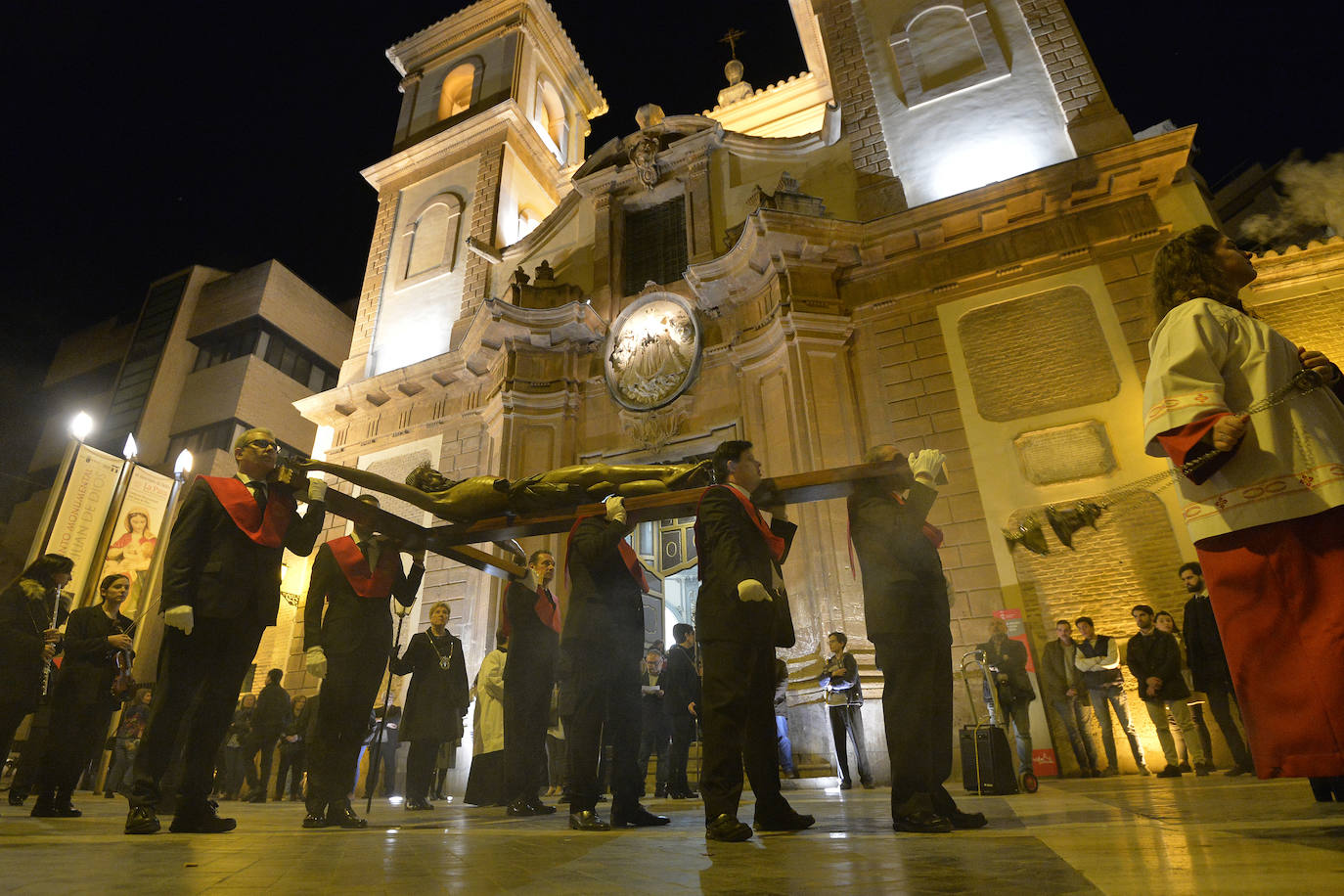 Fotos: Vía crucis del Cristo de la Salud