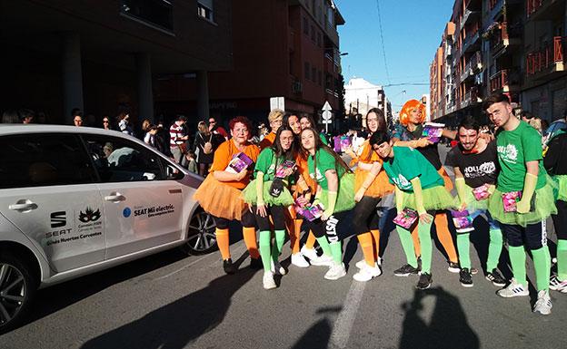 Los participantes en el desfile de Cabezo de Torres.