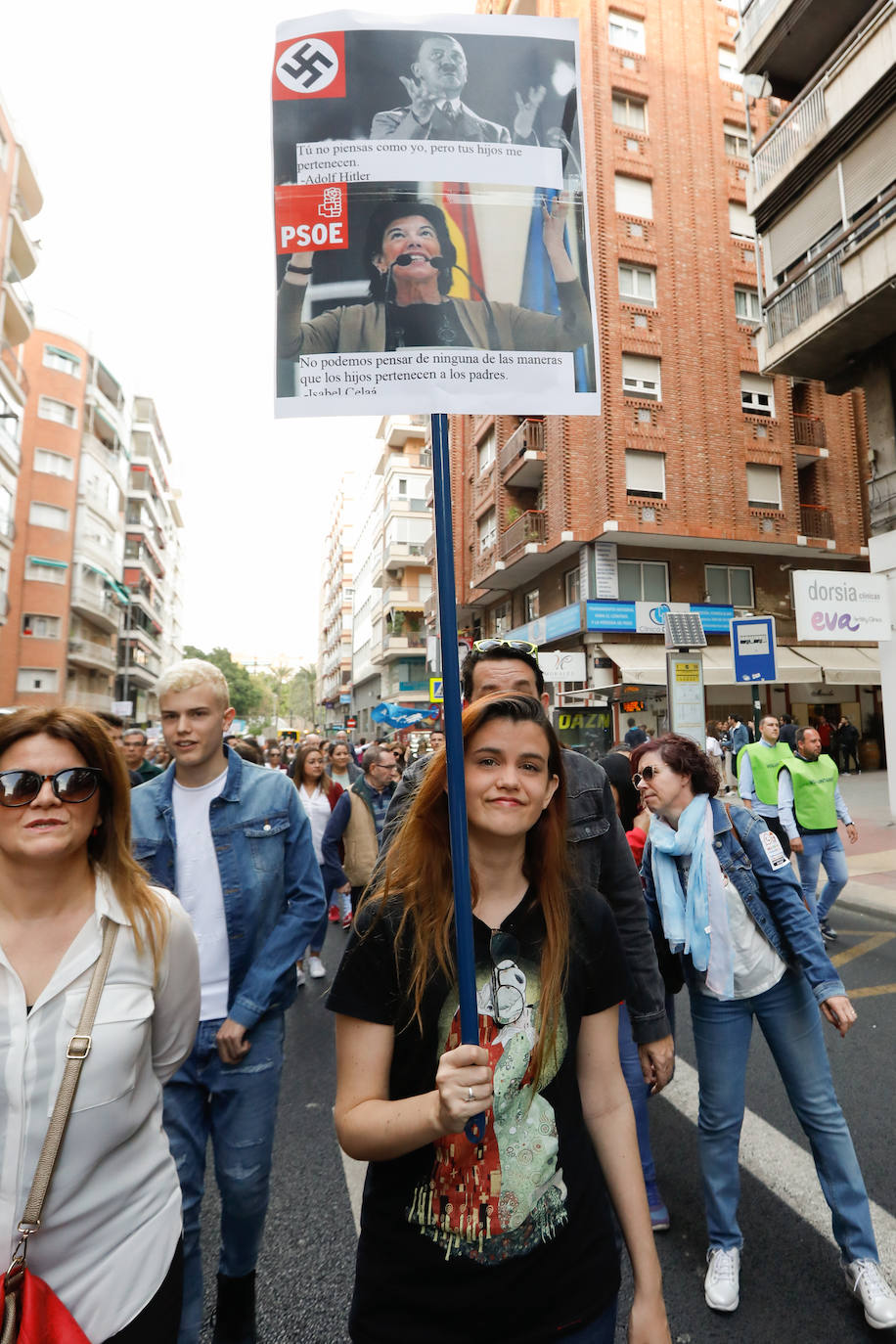 Fotos: «Nuestros hijos son nuestros», claman varios miles de personas en Murcia