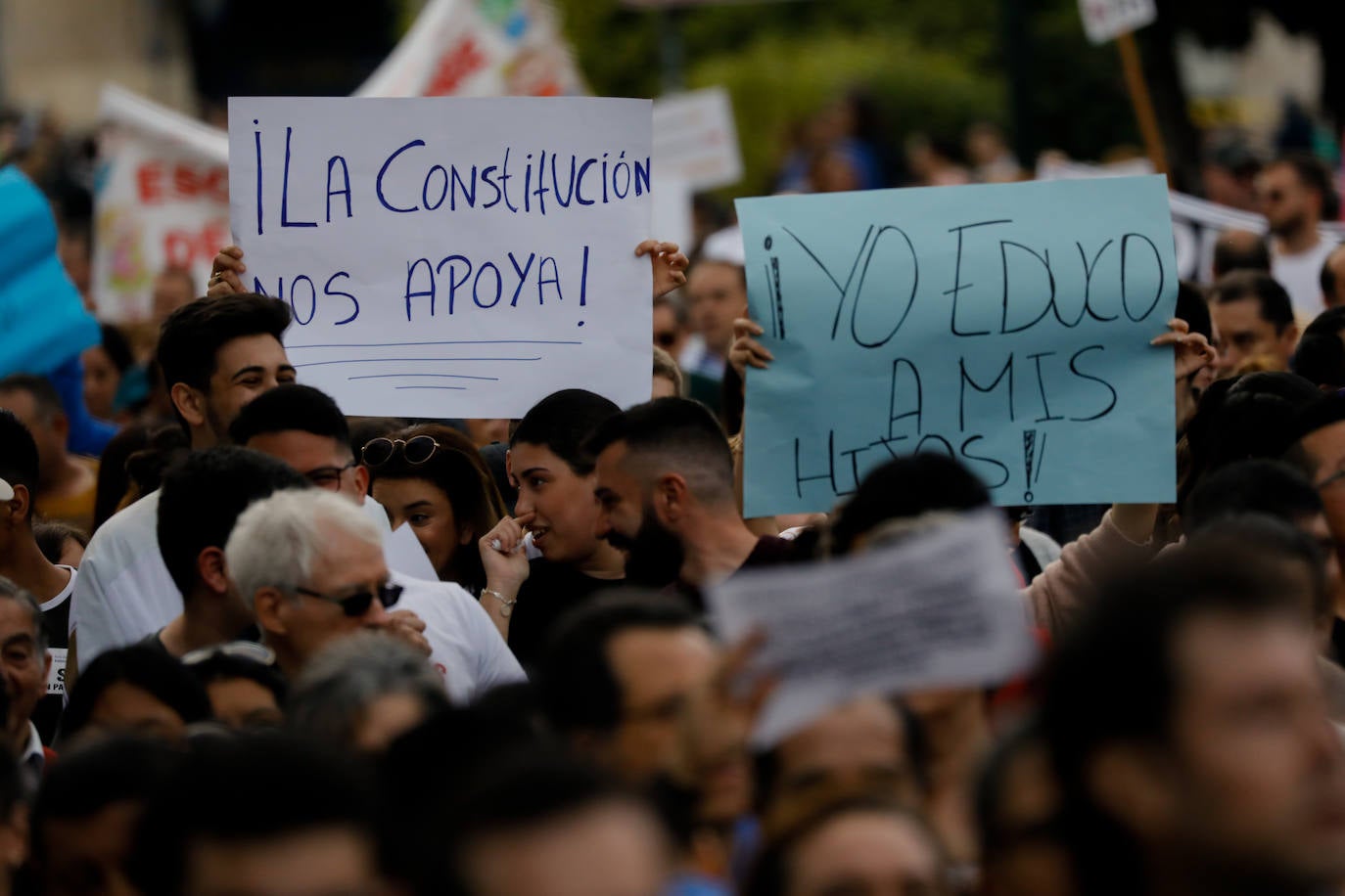 Fotos: «Nuestros hijos son nuestros», claman varios miles de personas en Murcia