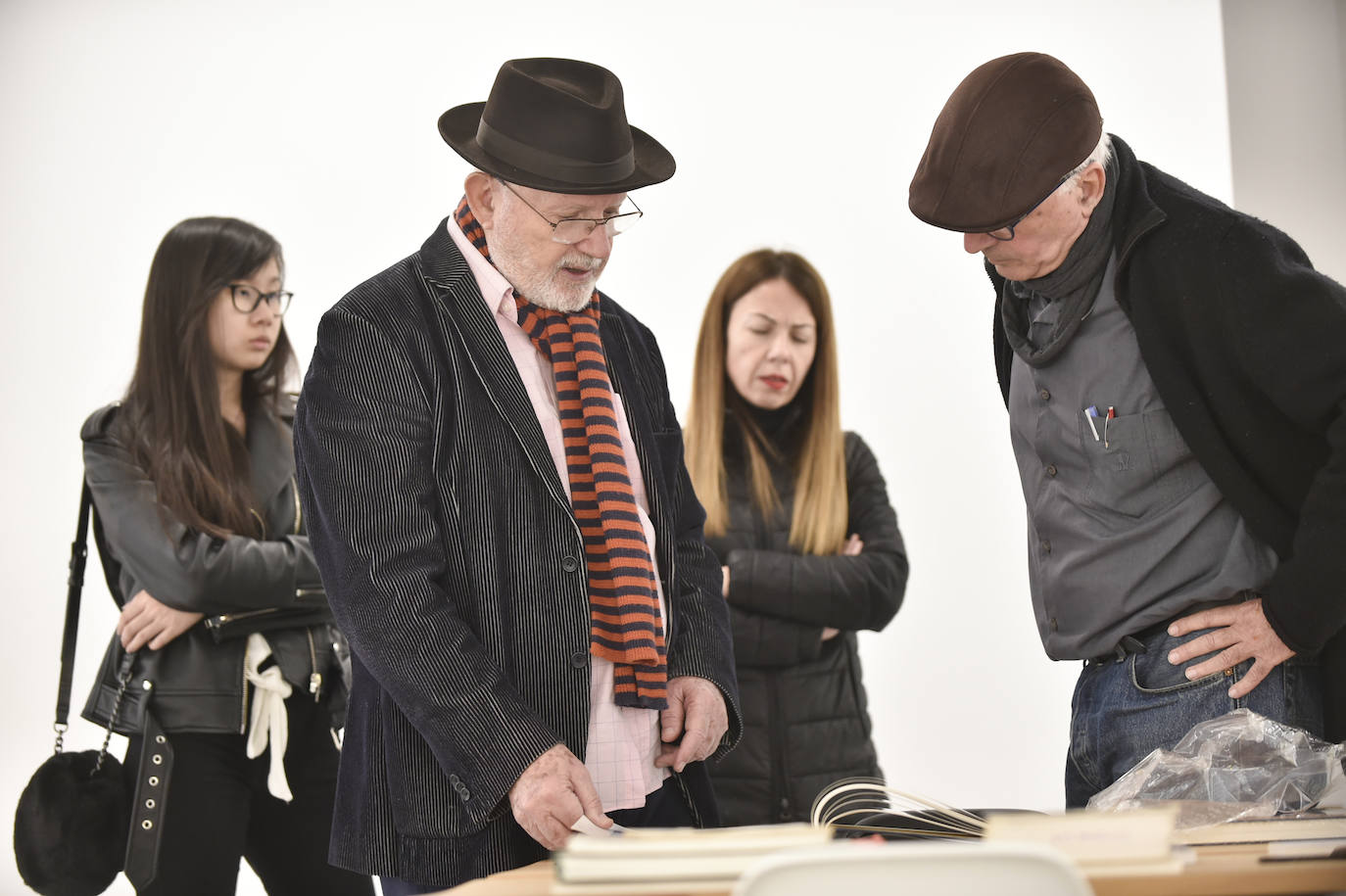 Fotos: Vicente Ruiz, un pintor flechado por la prehistoria