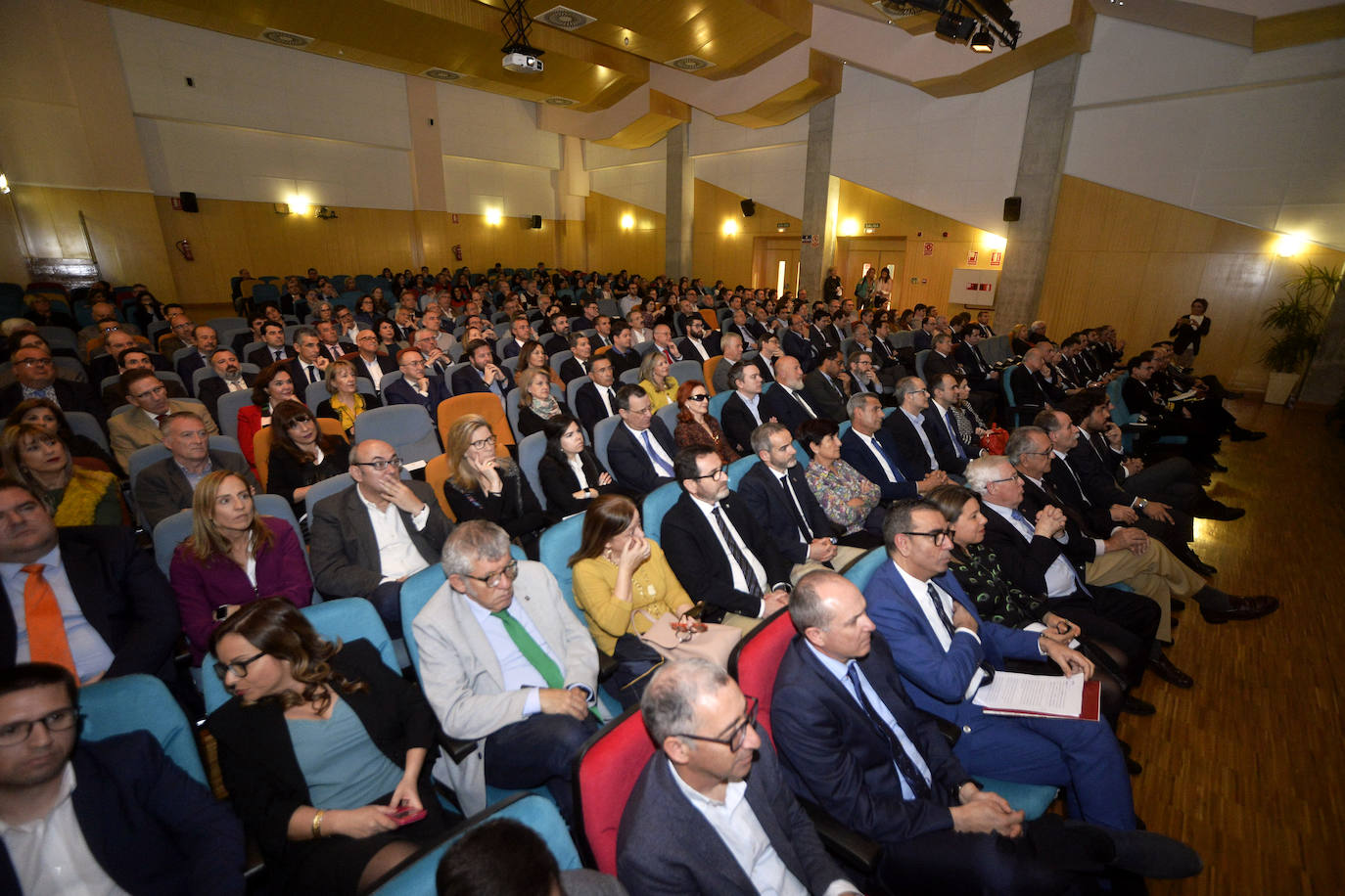 Fotos: Acto de reconocimiento a las empresas que respaldan las cátedras de la UMU